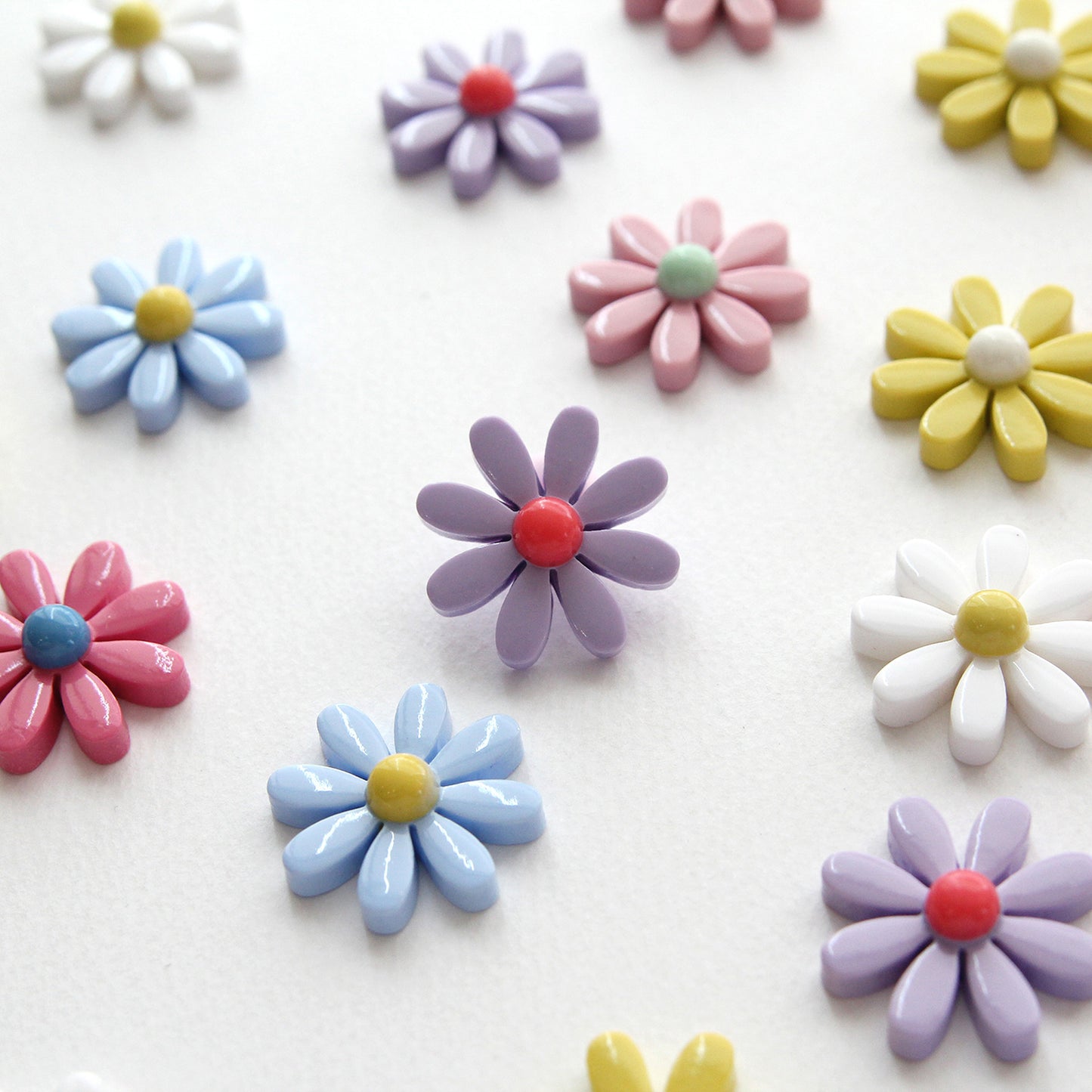 Daisy Flower Cabochons,Hair Accessories, Embellishment 4/10/50pcs