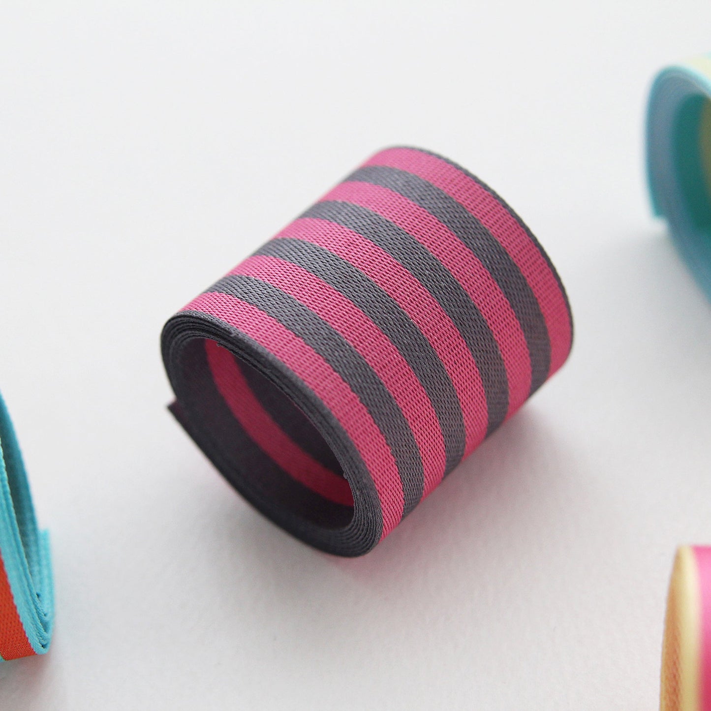 Striped Elegance Ribbon 0.98/1.57inch (2.5cm/4cm) x 2Yards