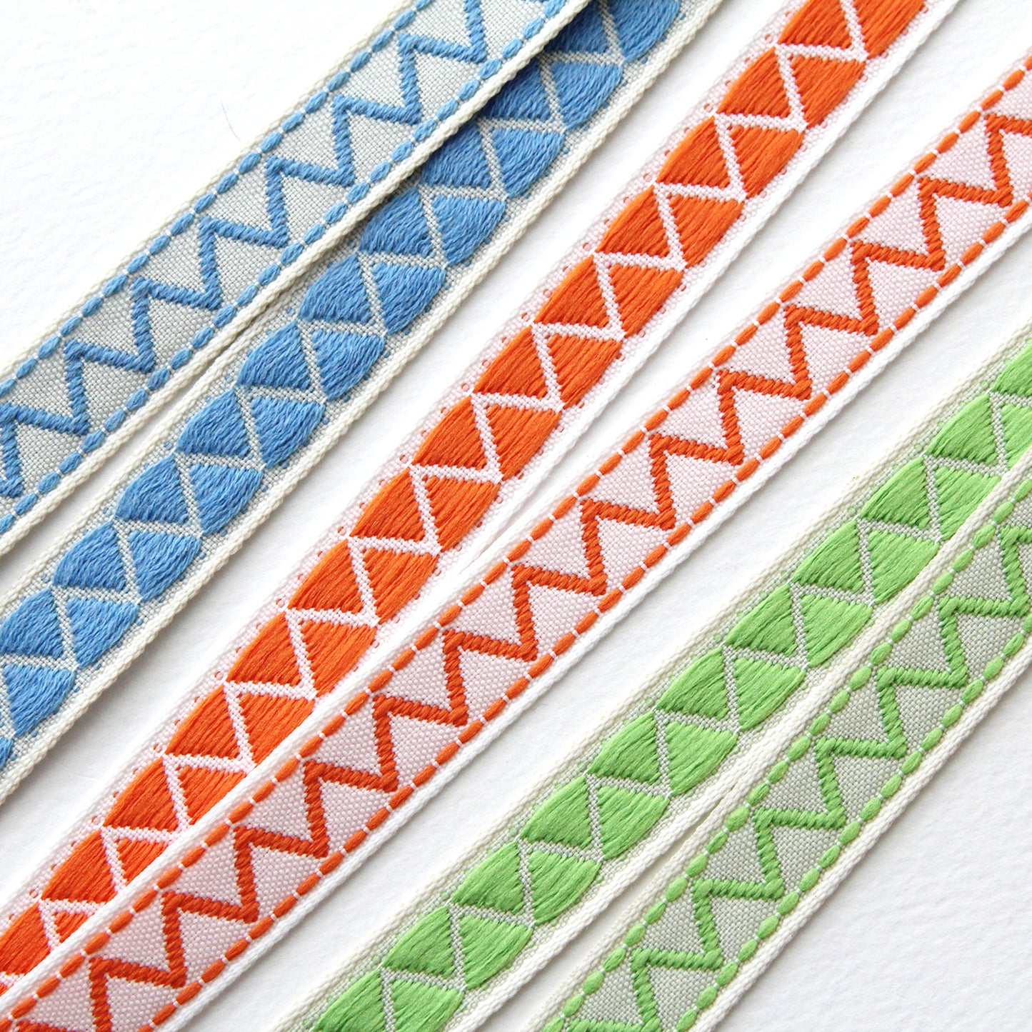 Zigzag Pattern Embroidered Ethnic Ribbon 0.59inch (1.5cm) x 2/5/10Yards