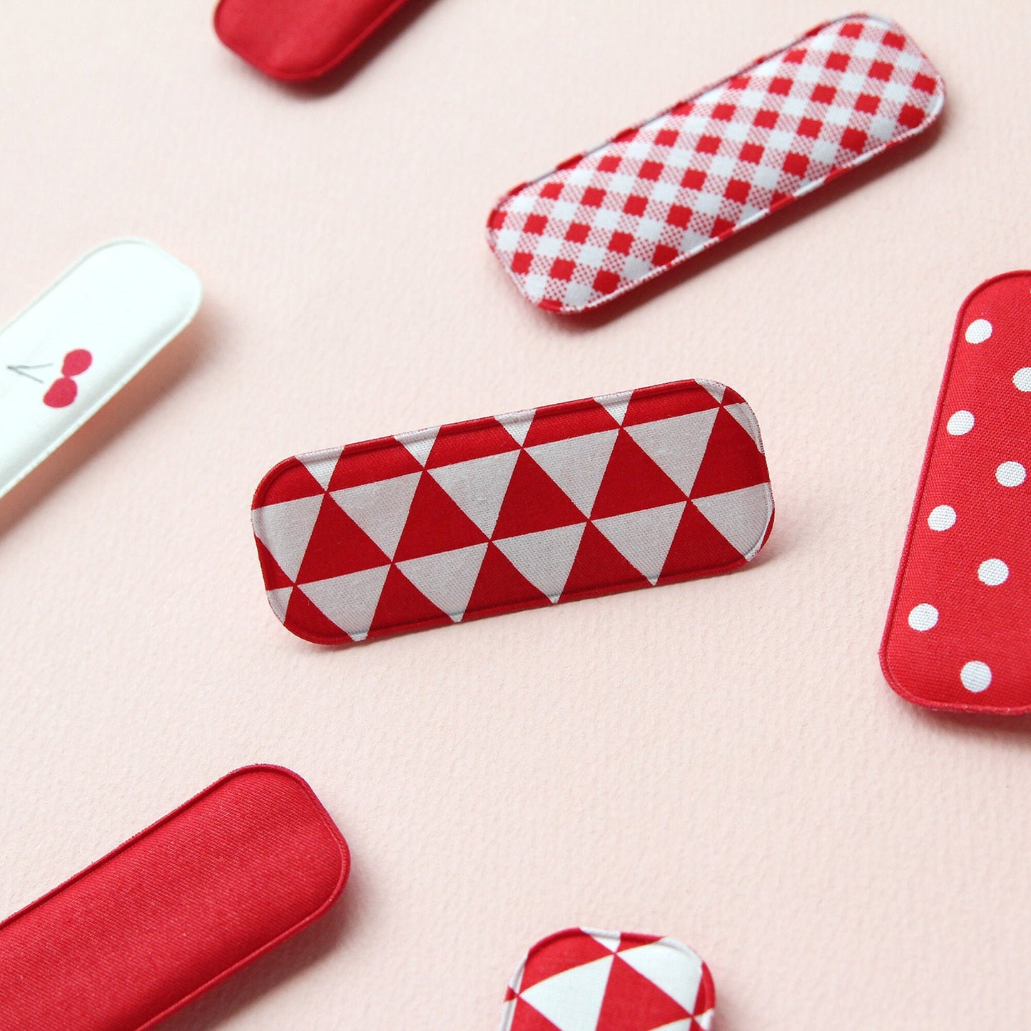 Red Pattern Square Snap Clip Covers 4pcs