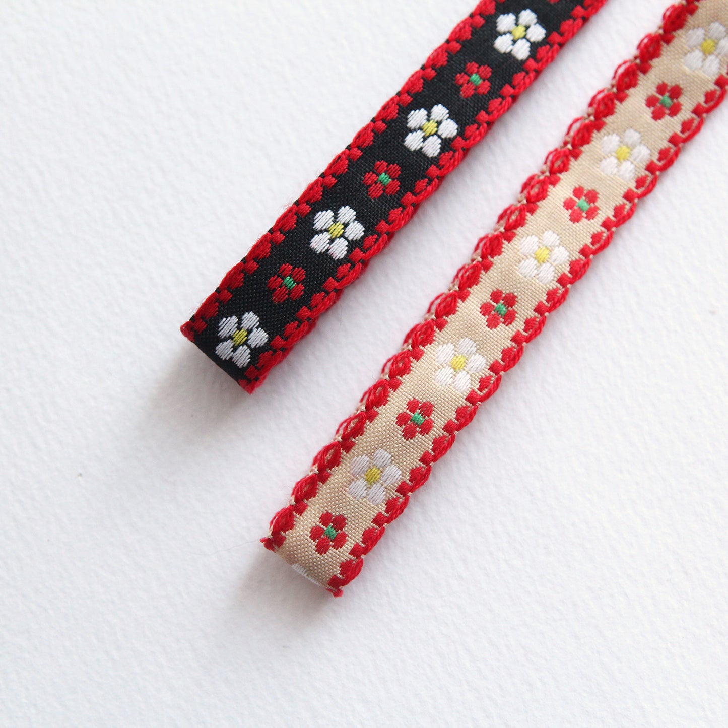 Daisy Flower Embroidery Ribbon 0.51inch (1.3cm) x 2/5/10Yards