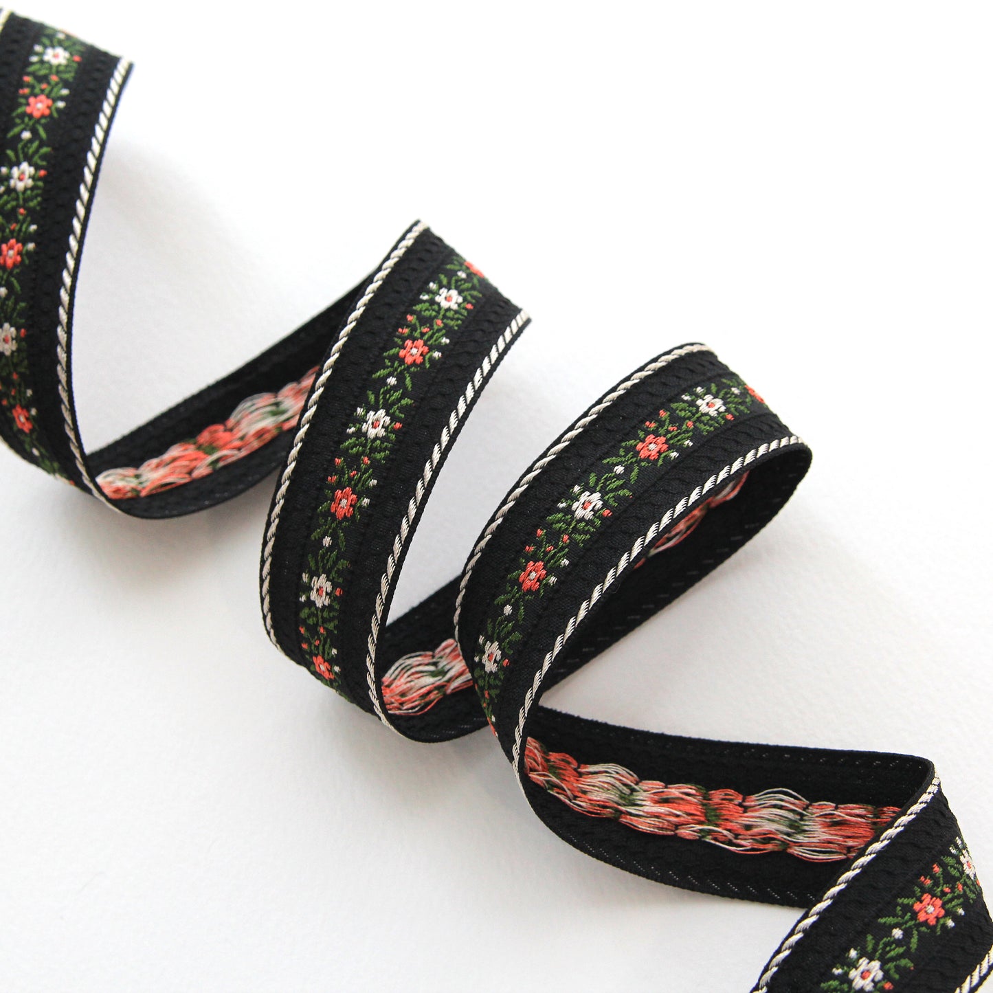 Floral Elegance Jacquard Ribbon 1.06inch (2.7cm) x 2/5/10Yards