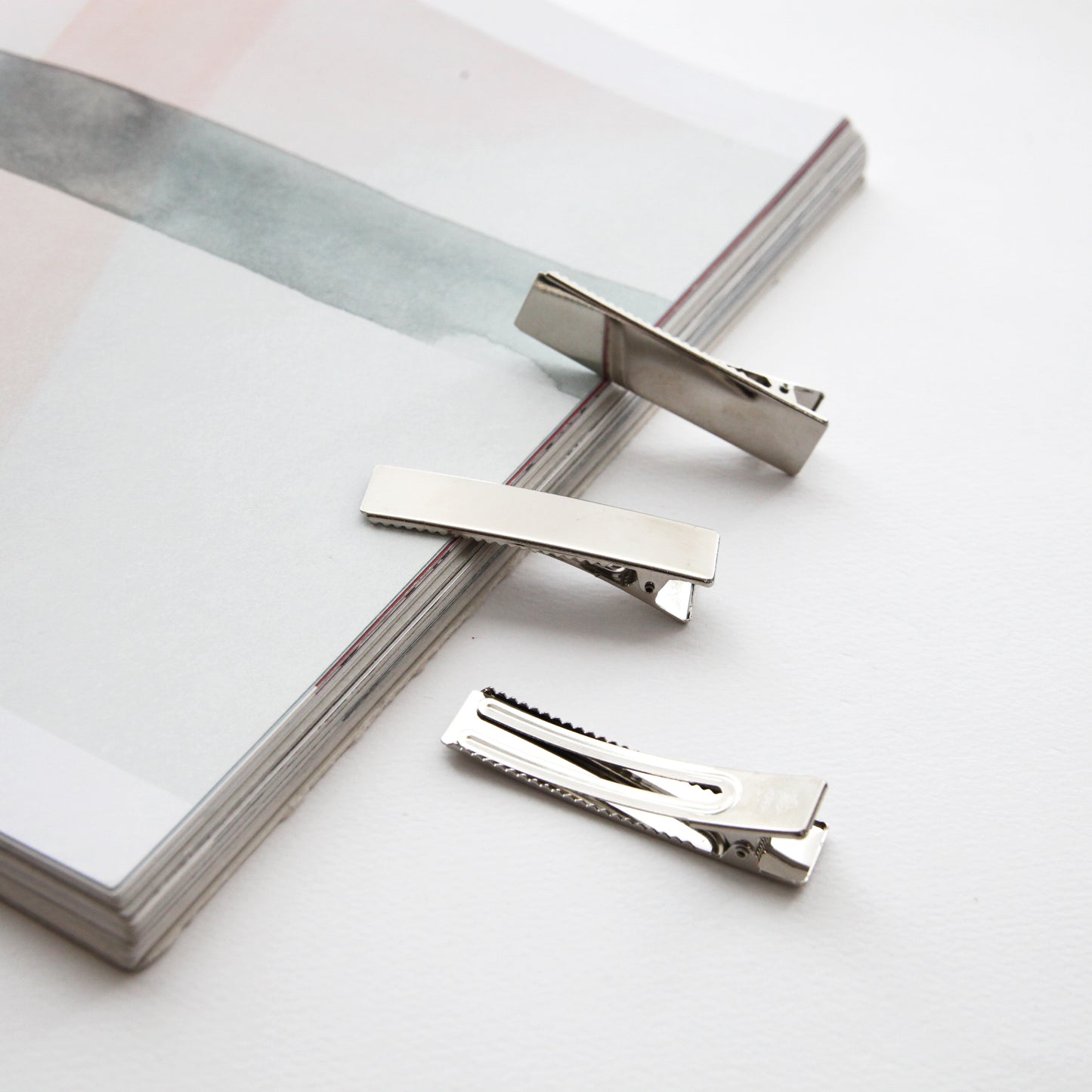 flat alligator clip