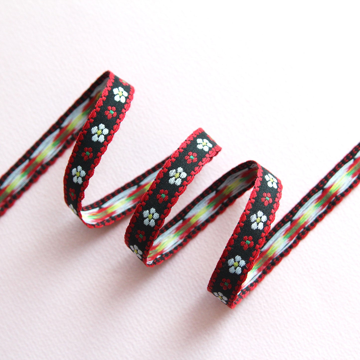 Daisy Flower Embroidery Ribbon 0.51inch (1.3cm) x 2/5/10Yards