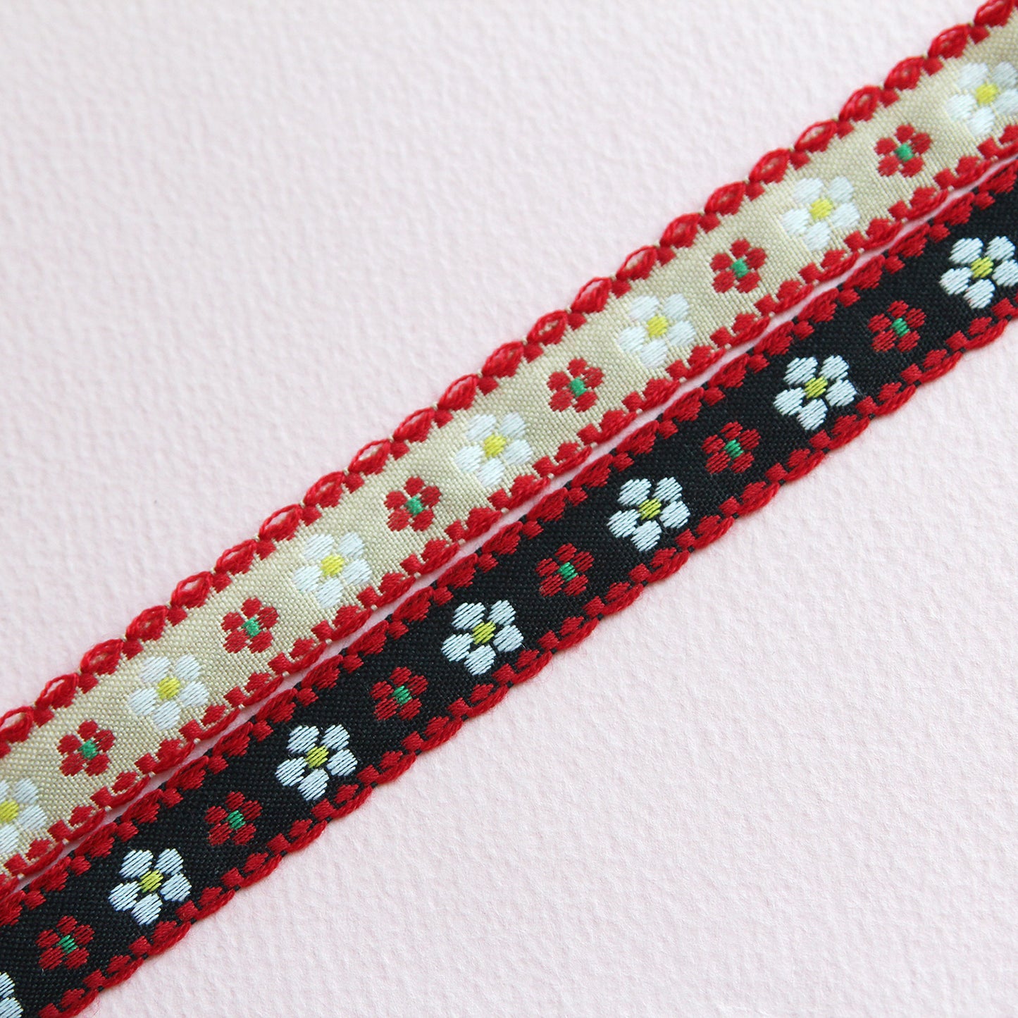 Daisy Flower Embroidery Ribbon 0.51inch (1.3cm) x 2/5/10Yards