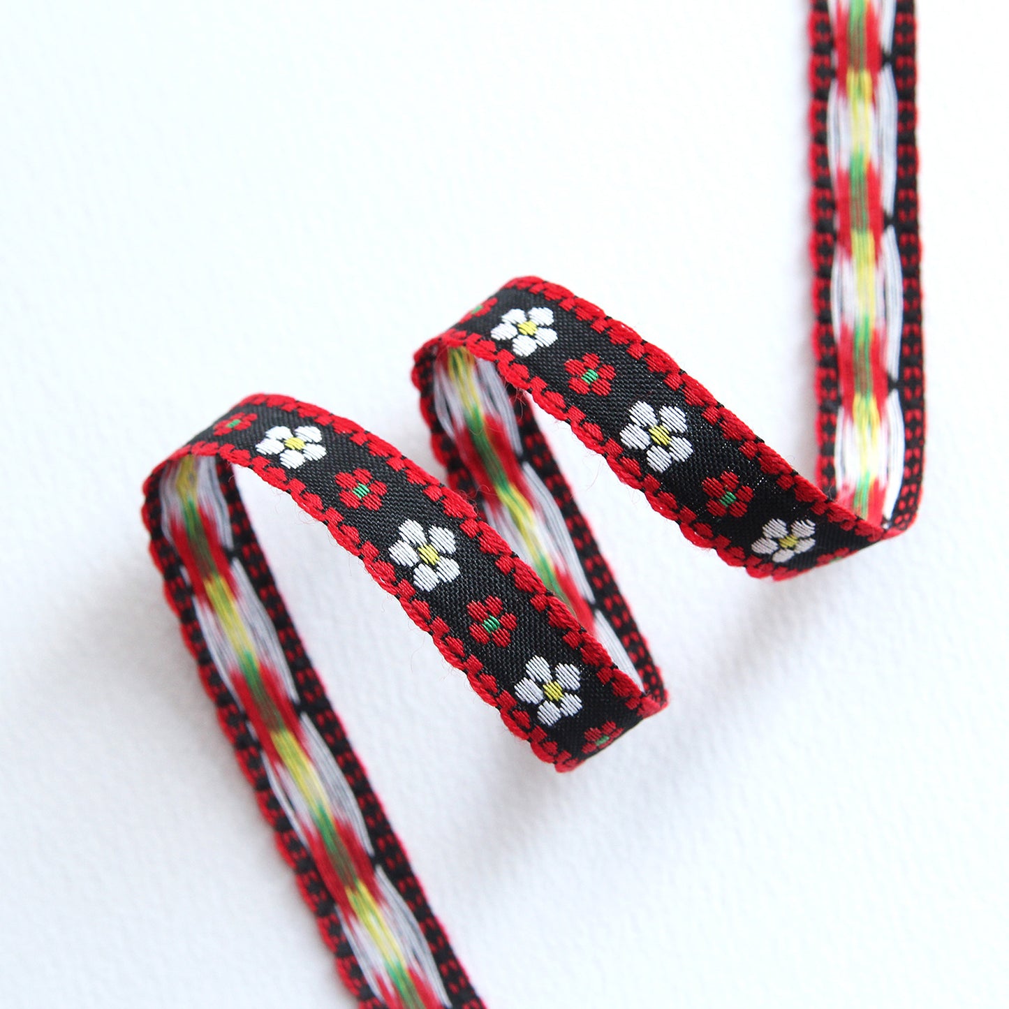 Daisy Flower Embroidery Ribbon 0.51inch (1.3cm) x 2/5/10Yards