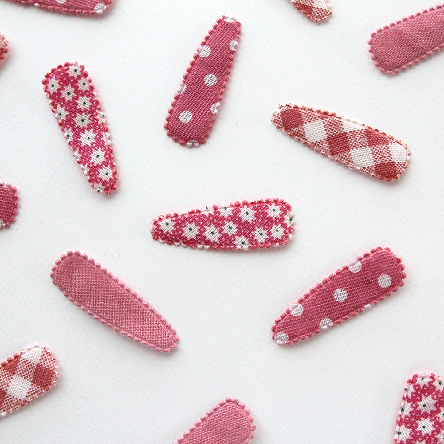 Red Pattern Snap Clip Covers  4pcs