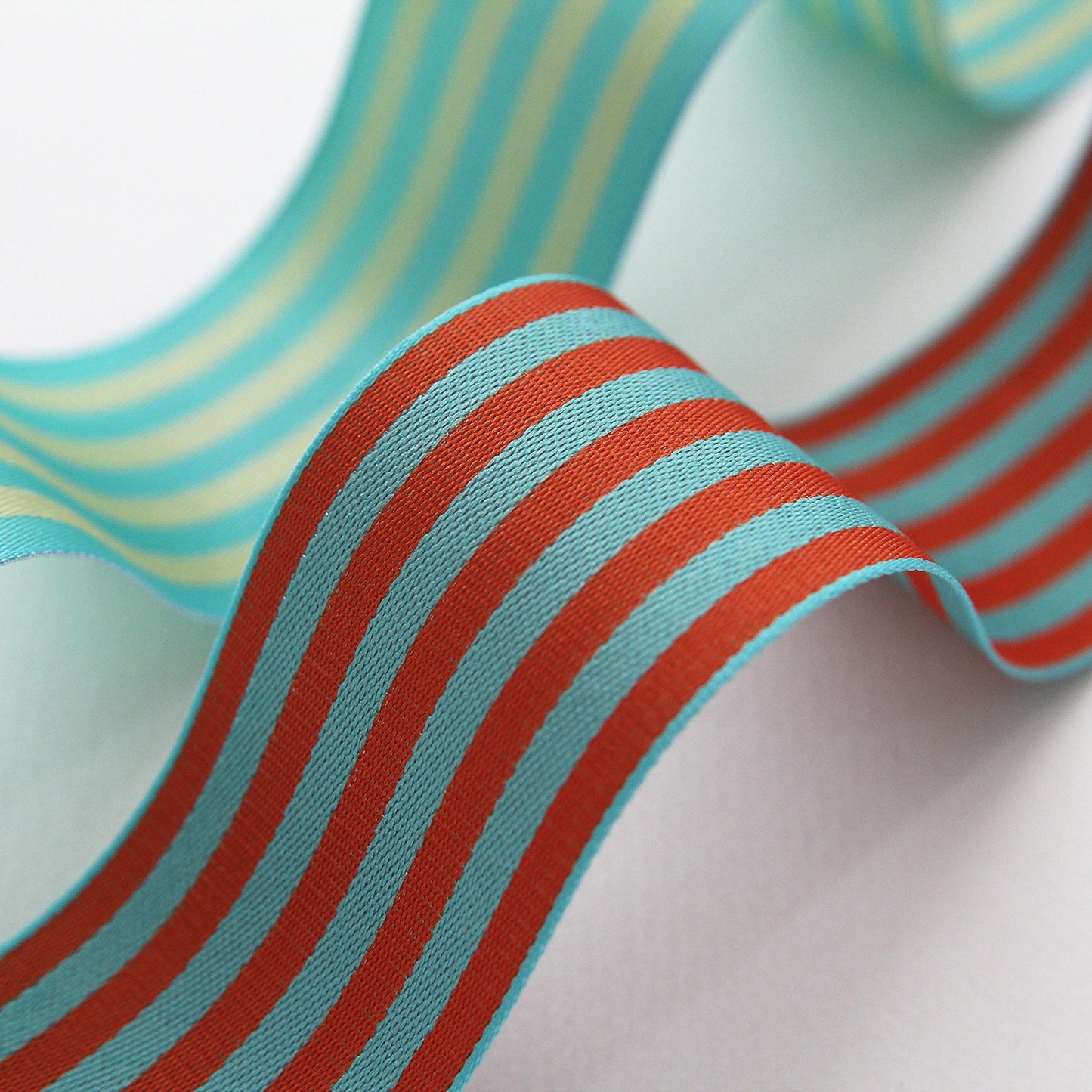 Striped Elegance Ribbon 0.98/1.57inch (2.5cm/4cm) x 2Yards