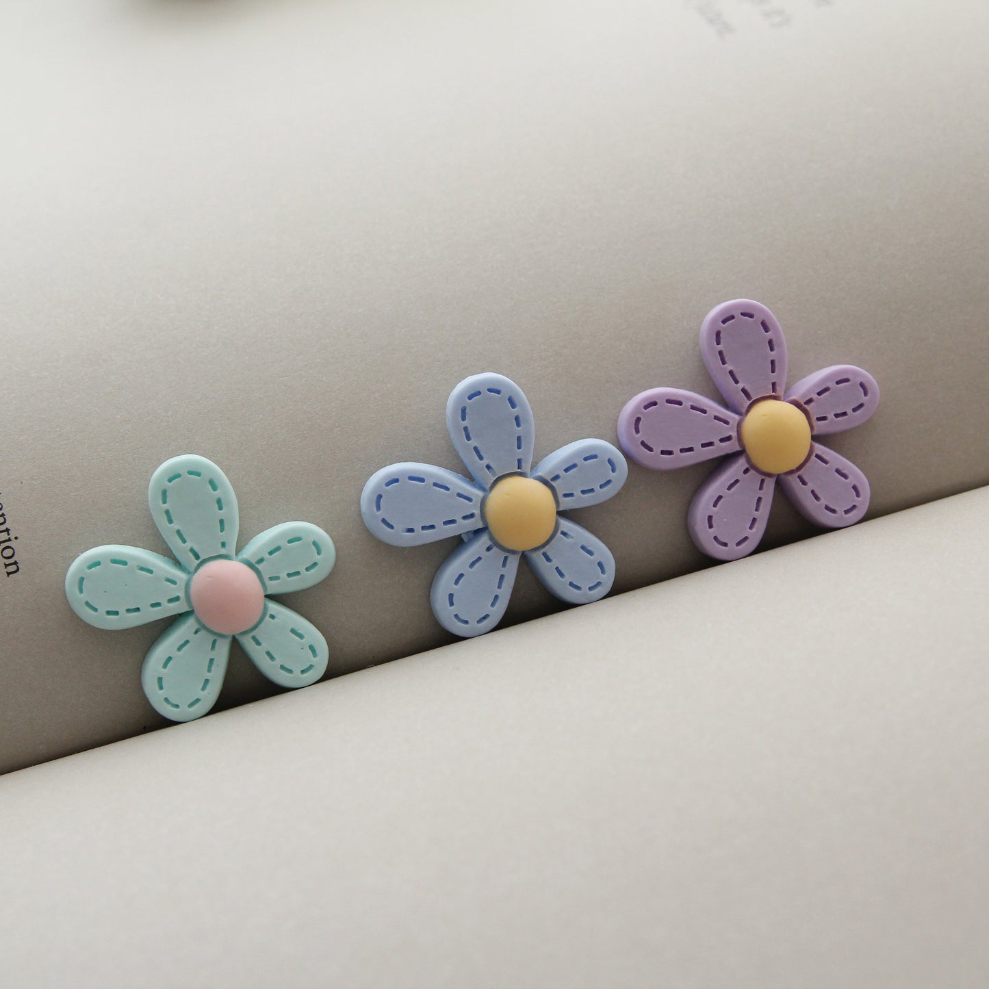 4pcs Resin Pastel Flower Flat Back Cabochons Embellishments [P293]