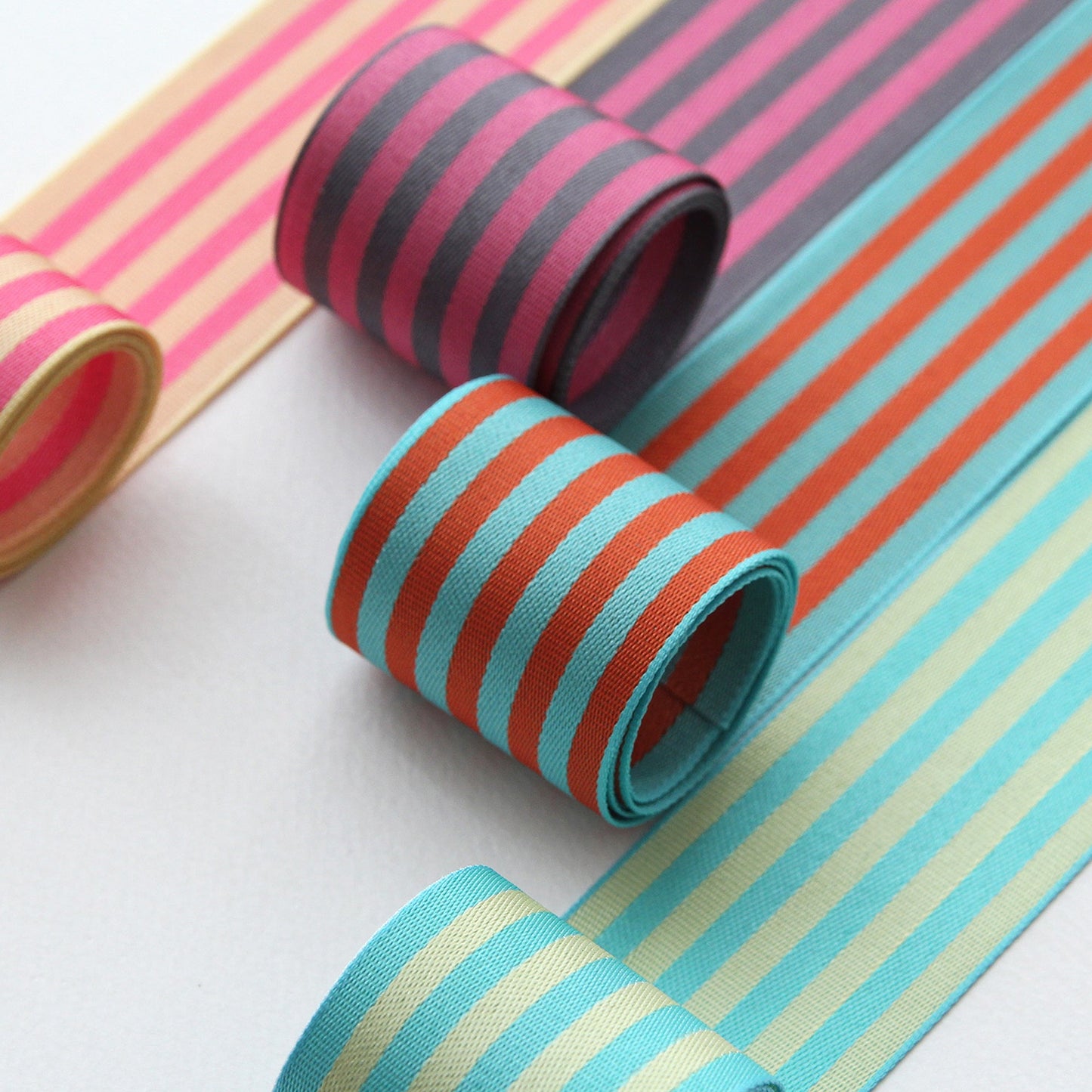 Striped Elegance Ribbon 0.98/1.57inch (2.5cm/4cm) x 2Yards