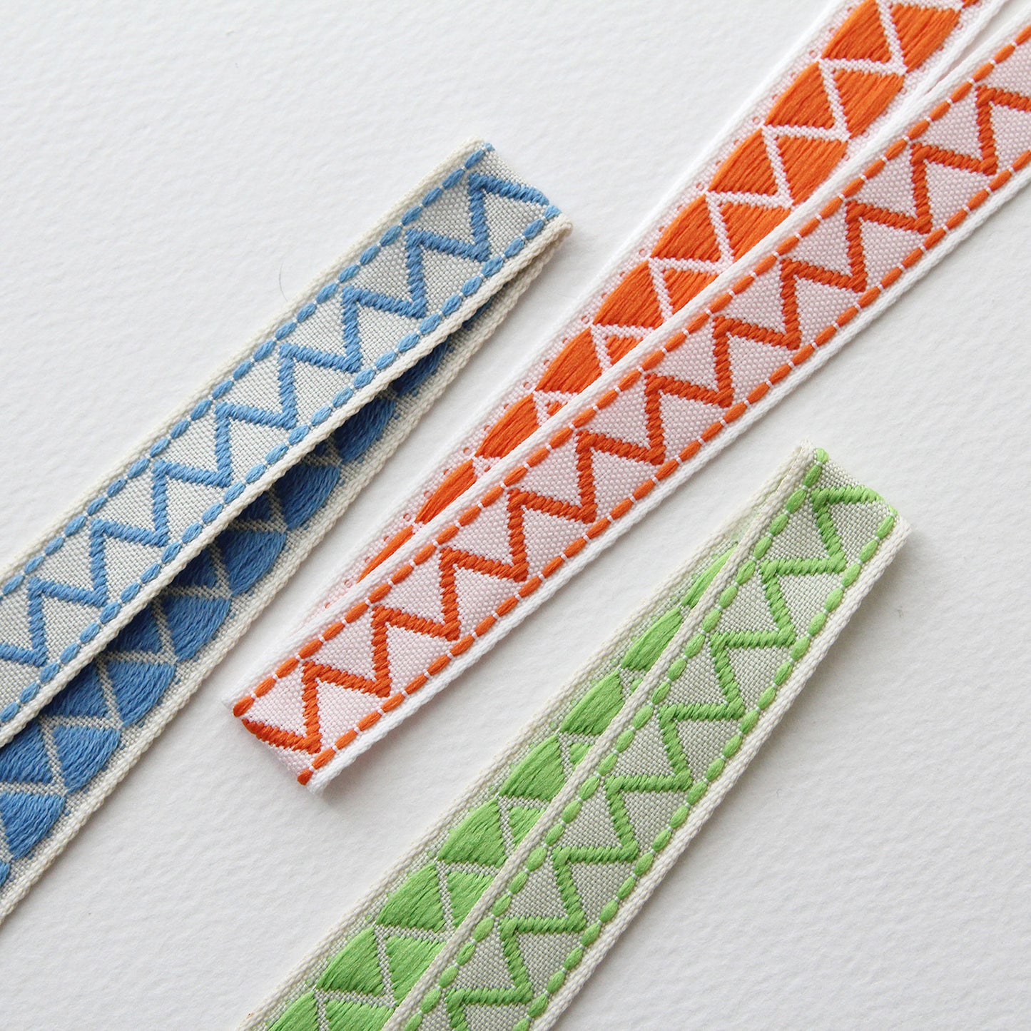 Zigzag Pattern Embroidered Ethnic Ribbon 0.59inch (1.5cm) x 2/5/10Yards