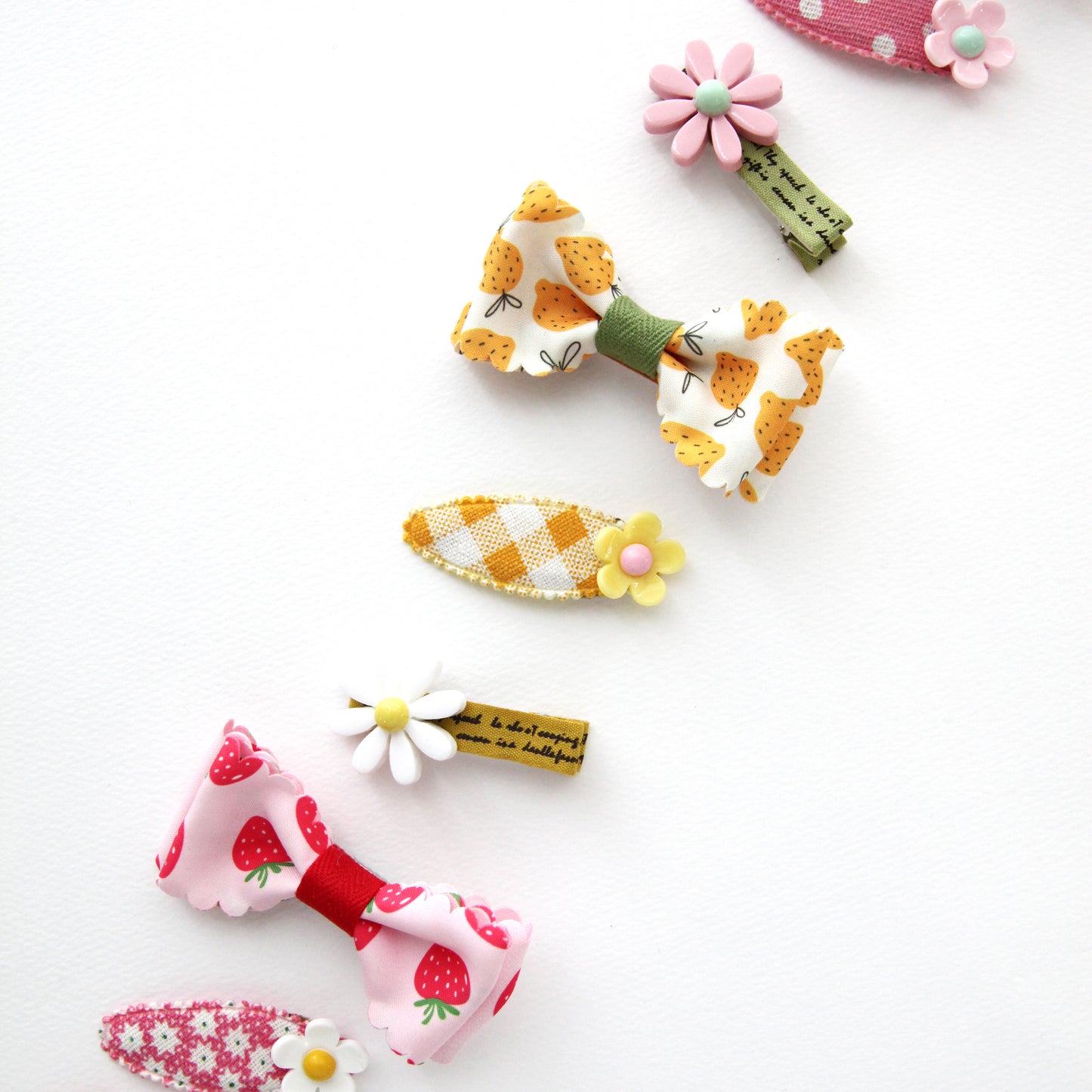 4/10pcs Pastel Acrylic Flower Deco Embellishments [P412]