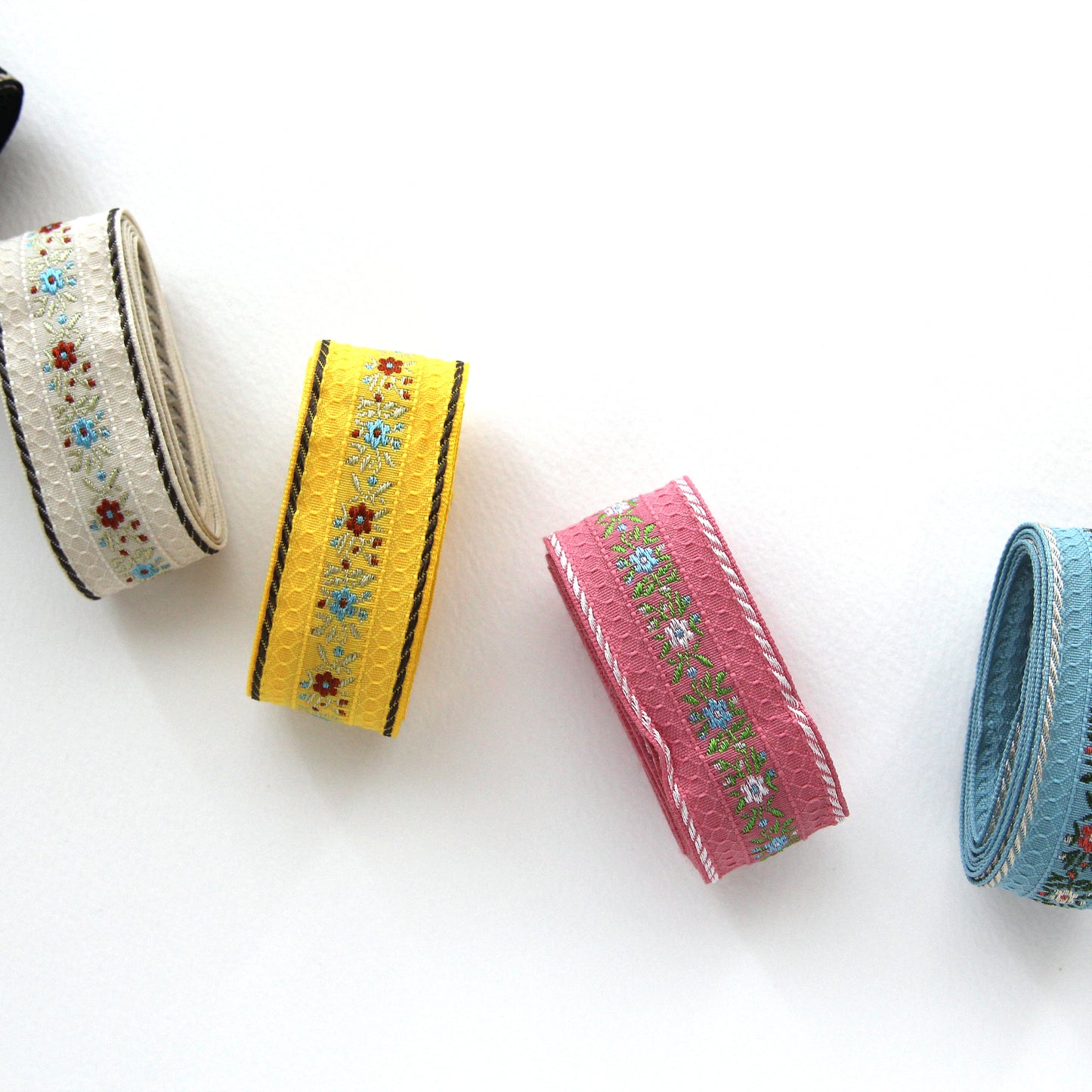 Floral Elegance Jacquard Ribbon 1.06inch (2.7cm) x 2/5/10Yards
