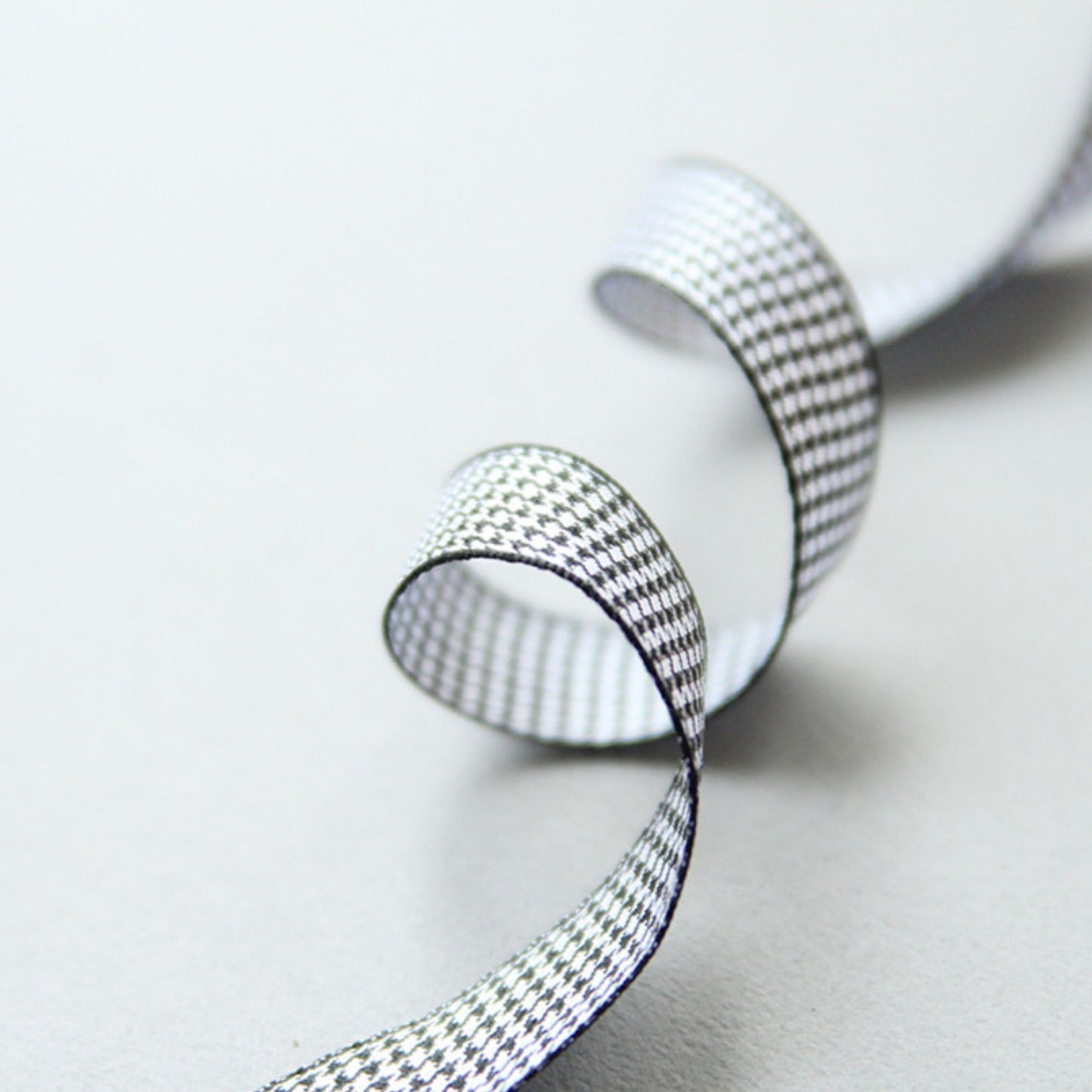 Houndstooth Elegance Ribbon 0.62inch(1.6cm)x 2/5/10Yards