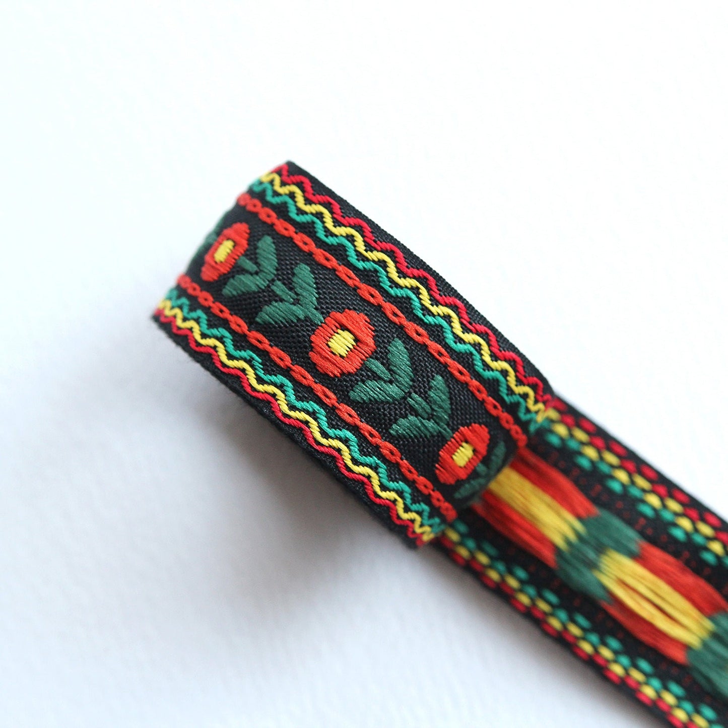 Tulip Flower Embroidery Jacquard Ribbon 1.02inch (2.6cm) x 2/5/10Yards