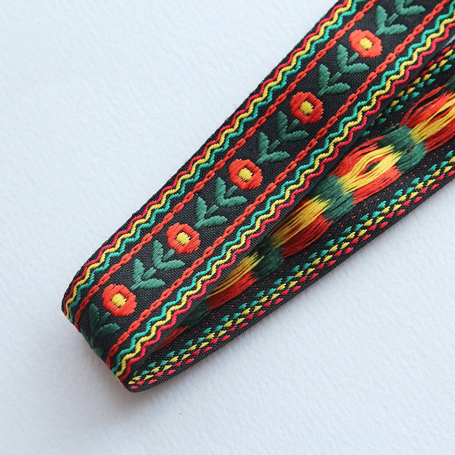 Tulip Flower Embroidery Jacquard Ribbon 1.02inch (2.6cm) x 2/5/10Yards