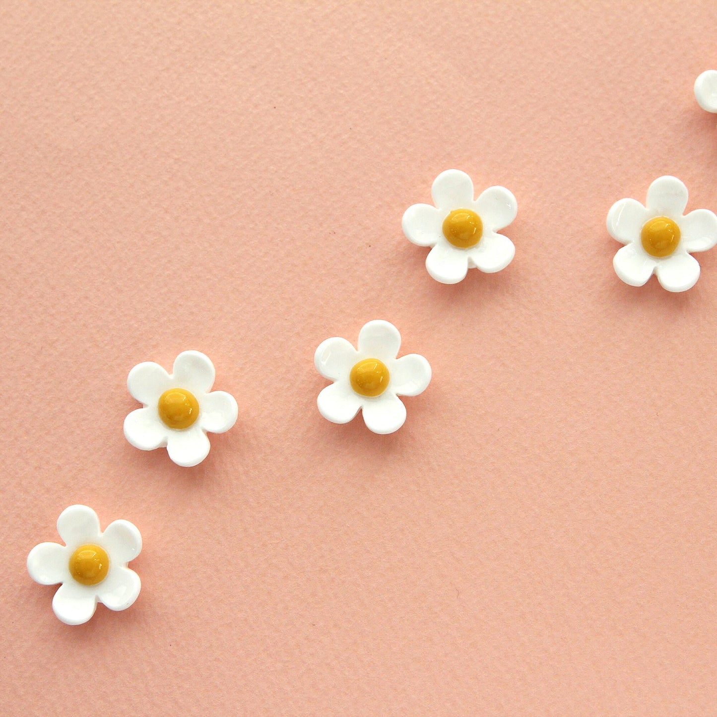 Pastel Acrylic Flower Deco Embellishments 4pcs