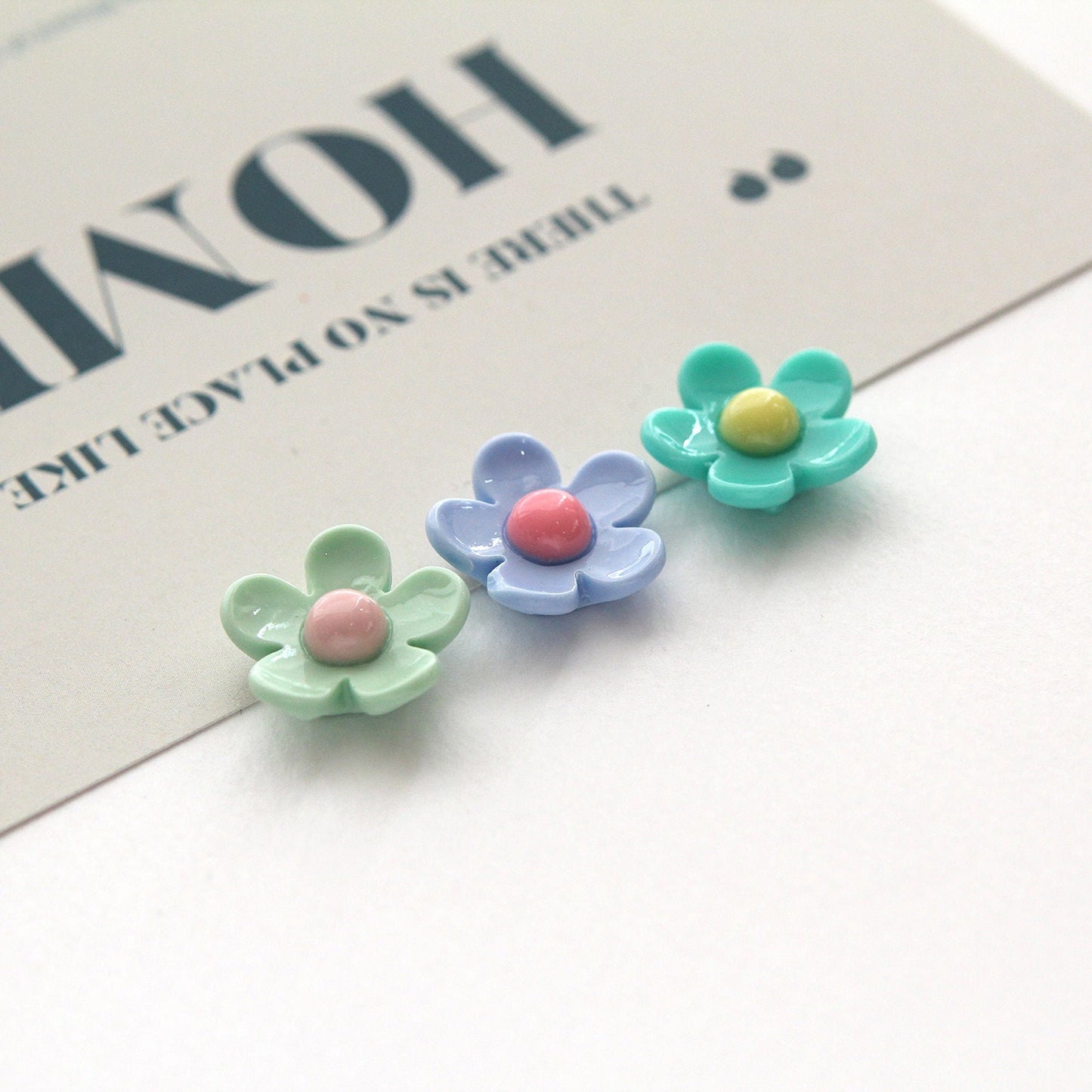Pastel Acrylic Flower Deco Embellishments 4pcs