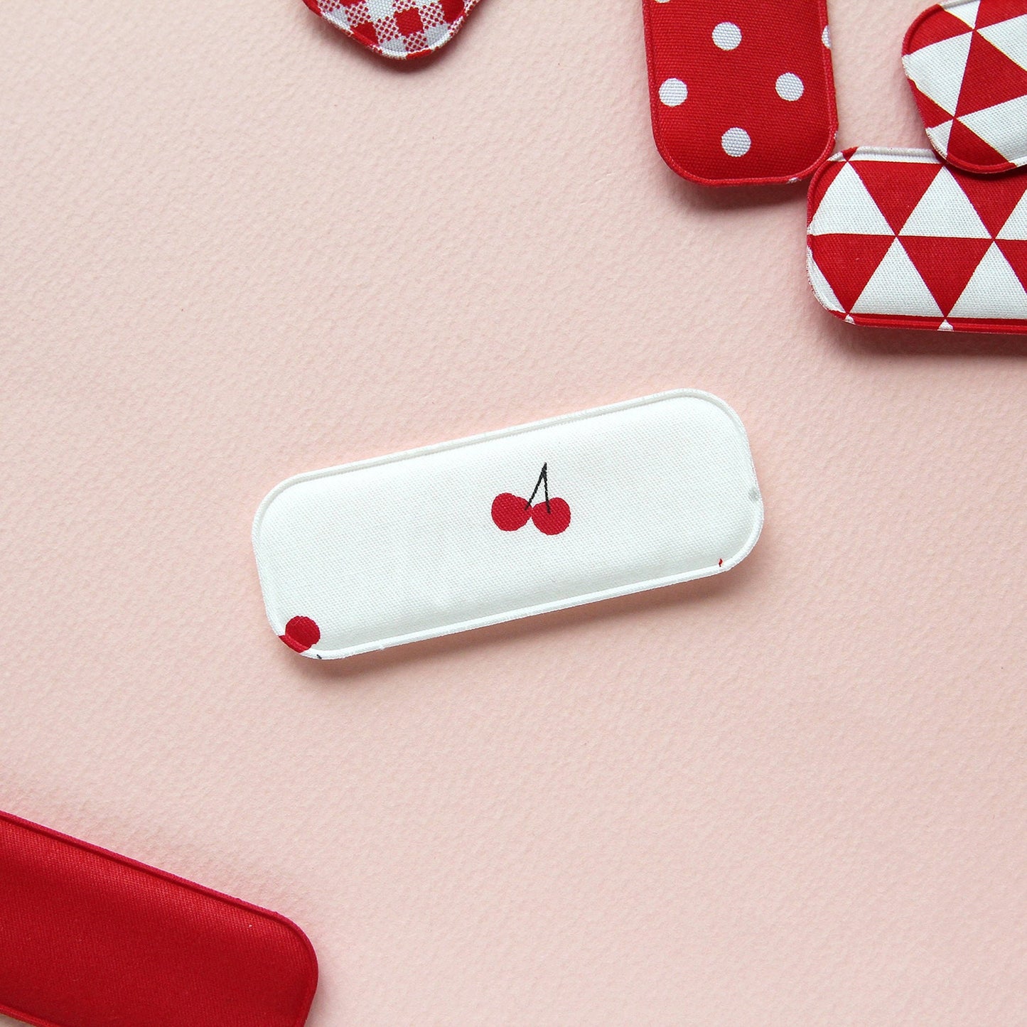 Red Pattern Square Snap Clip Covers 4pcs