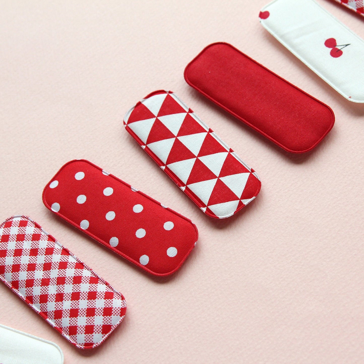 Red Pattern Square Snap Clip Covers 4pcs