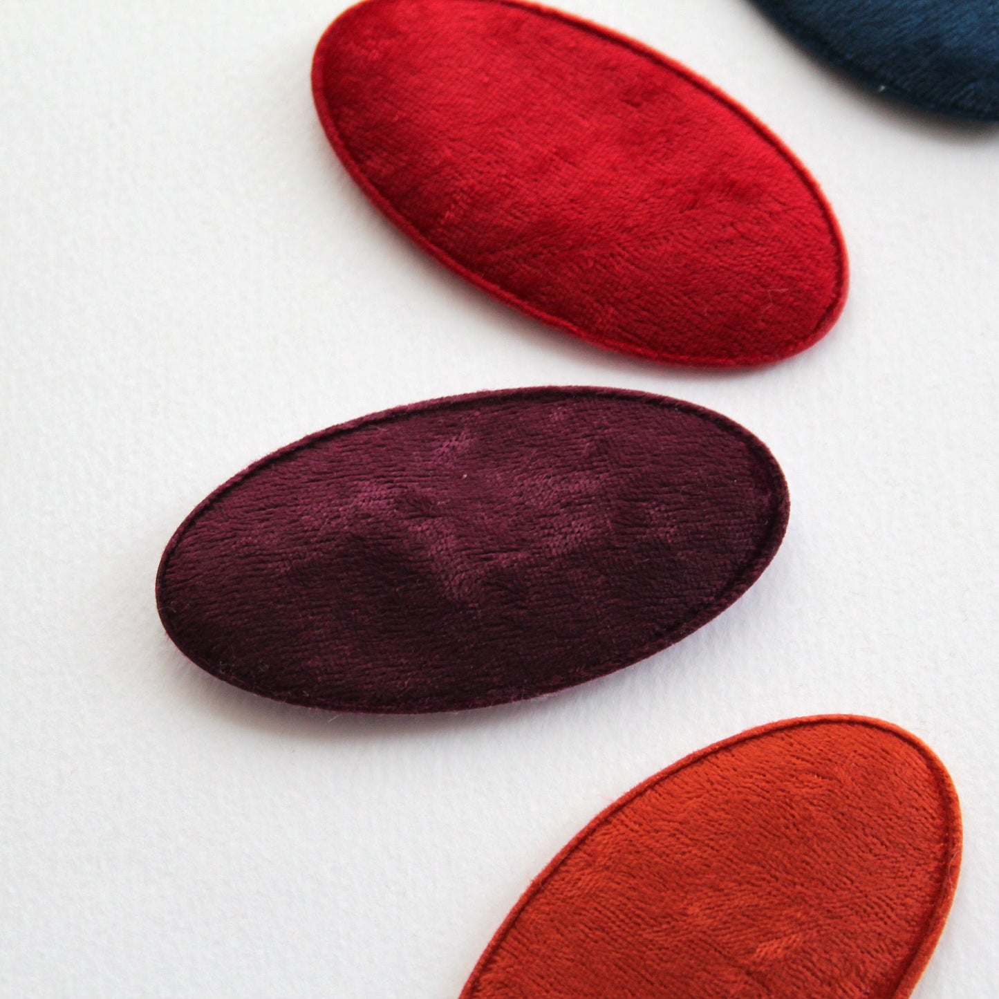 Velvet Oval Snap Clip Covers 4pcs