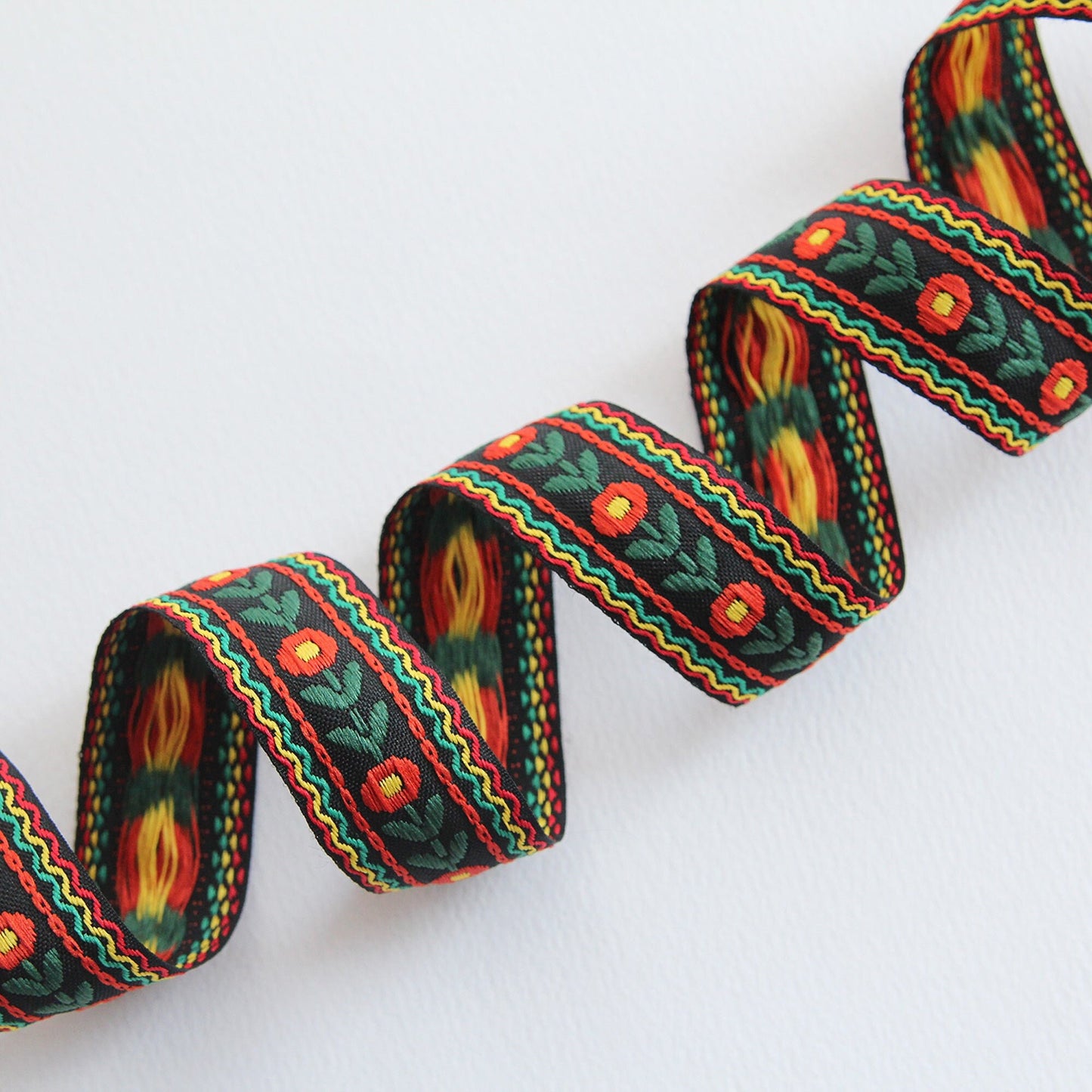 Tulip Flower Embroidery Jacquard Ribbon 1.02inch (2.6cm) x 2/5/10Yards