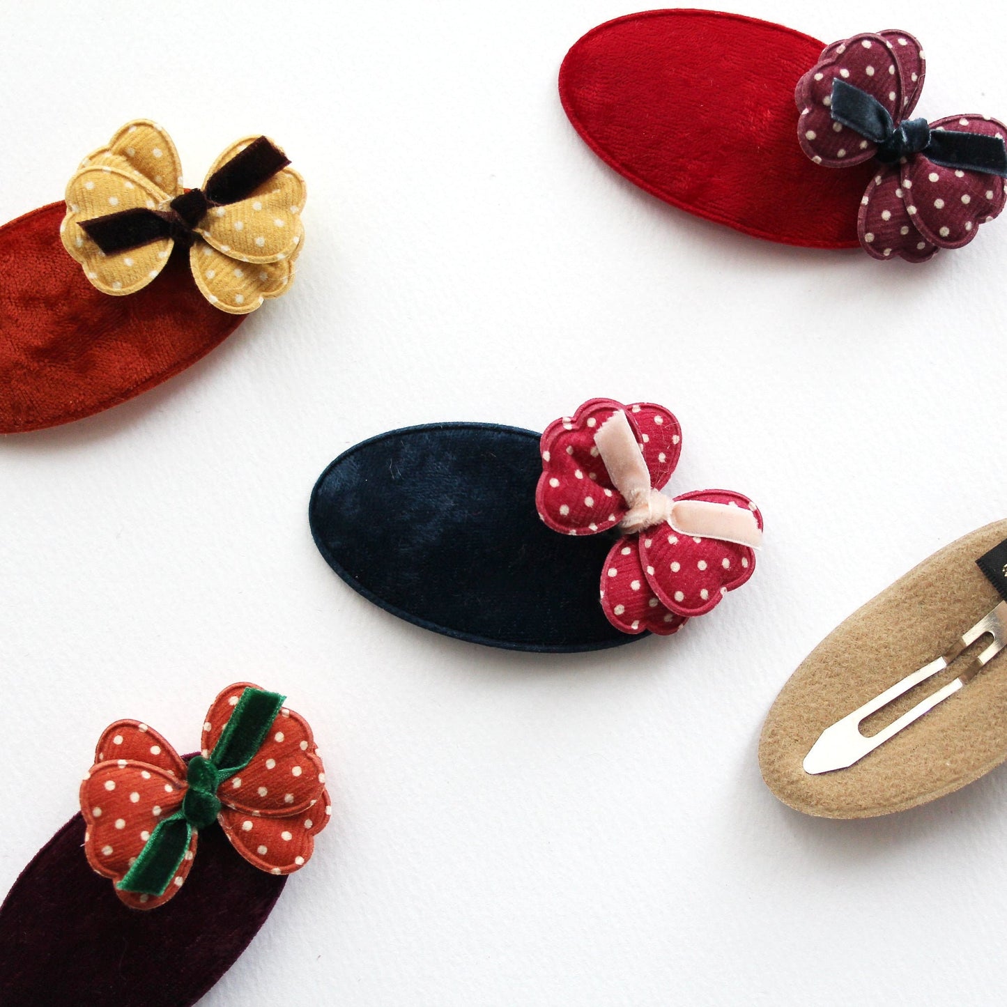 Velvet Oval Snap Clip Covers 4pcs