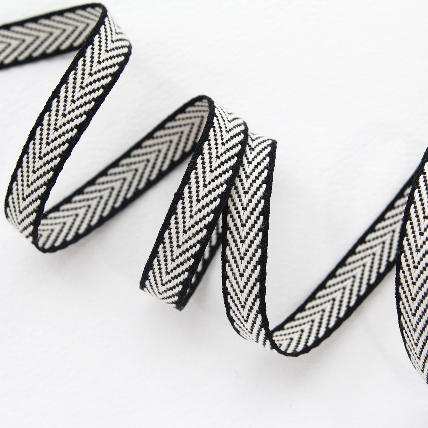 Arrow-Shaped Pattern  Woven Ribbon 0.39inch (1cm) x 5/10Yards