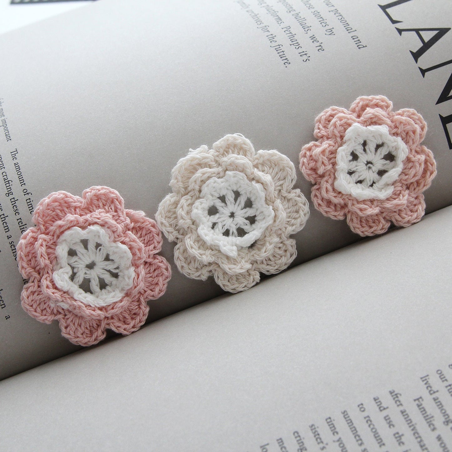 Knitted Flower Embellishiments 4pcs