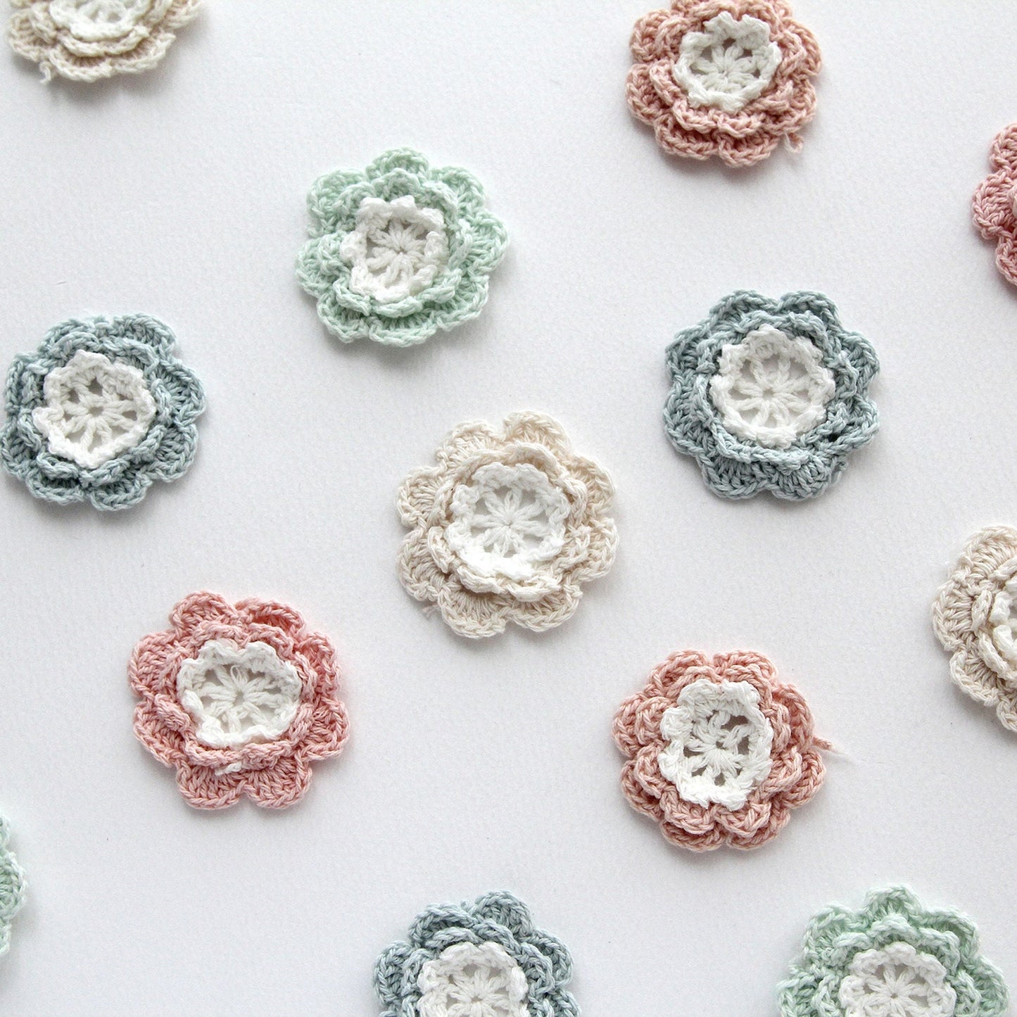 Knitted Flower Embellishiments 4pcs