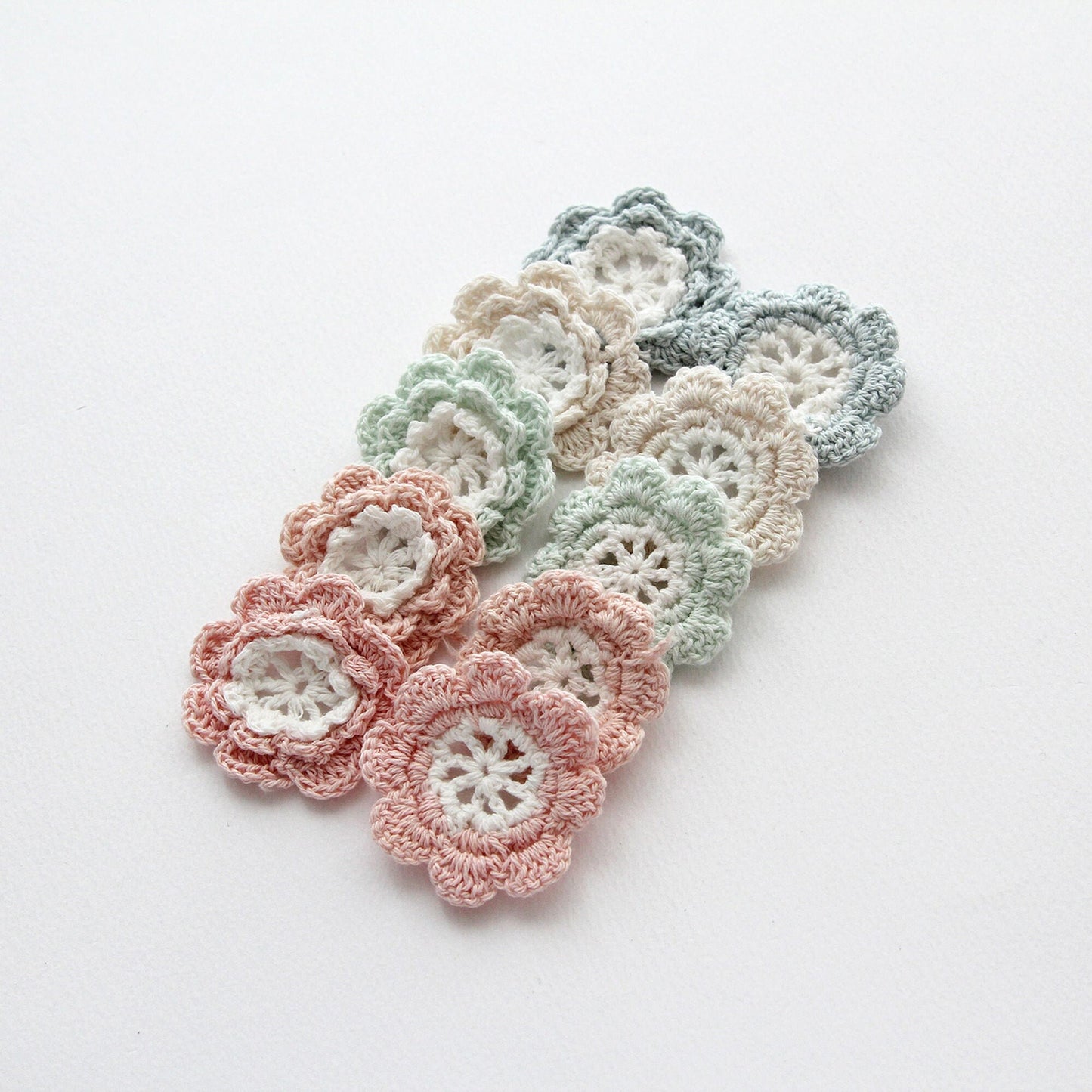 Knitted Flower Embellishiments 4pcs