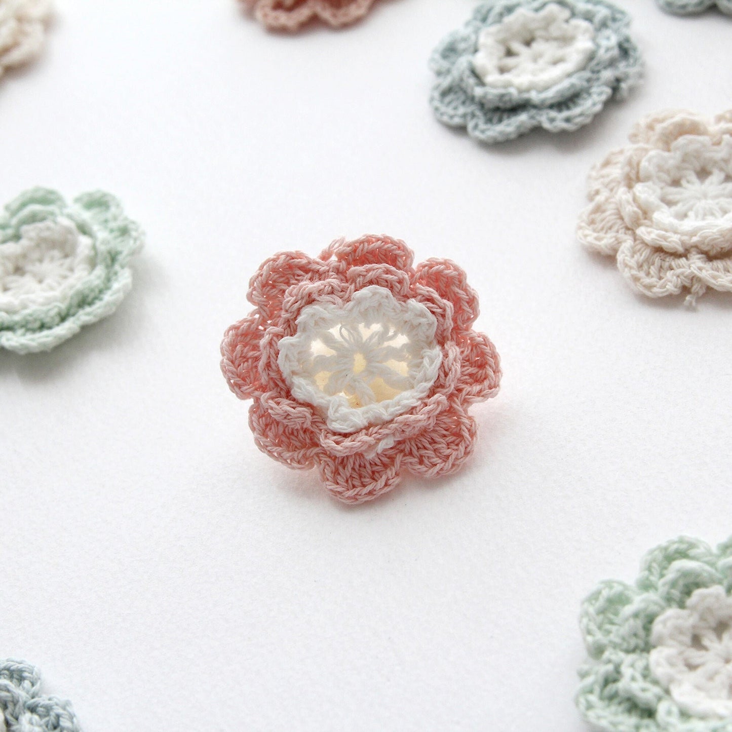 Knitted Flower Embellishiments 4pcs
