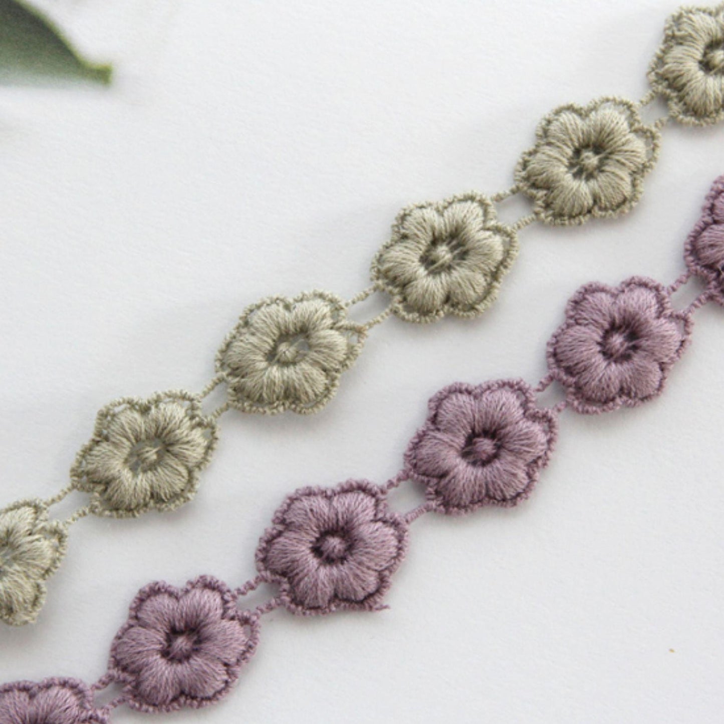 Floral Lace Trim 2/5Yard
