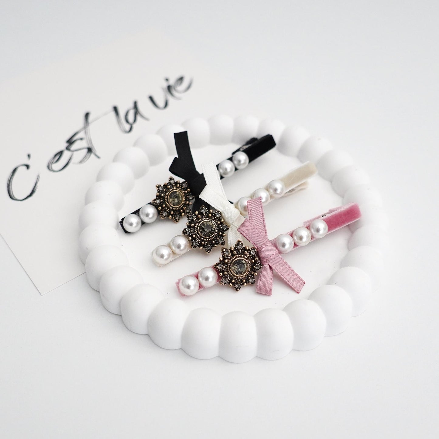 Vintage Pearl Velvet Hair Clip