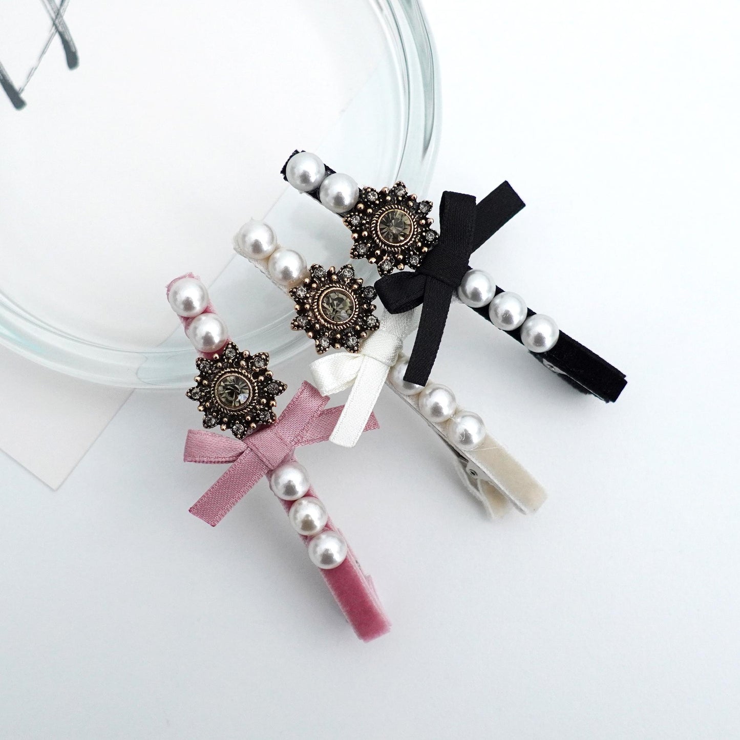 Vintage Pearl Velvet Hair Clip