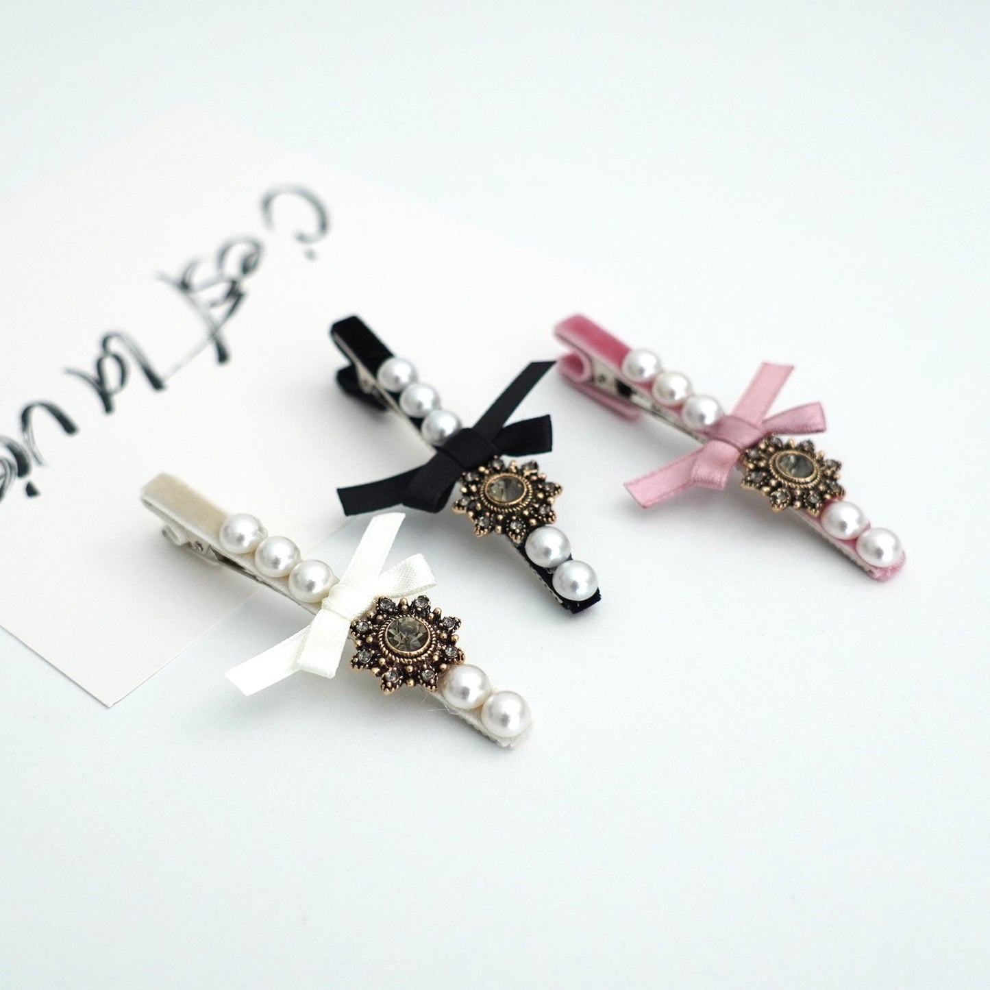 Vintage Pearl Velvet Hair Clip
