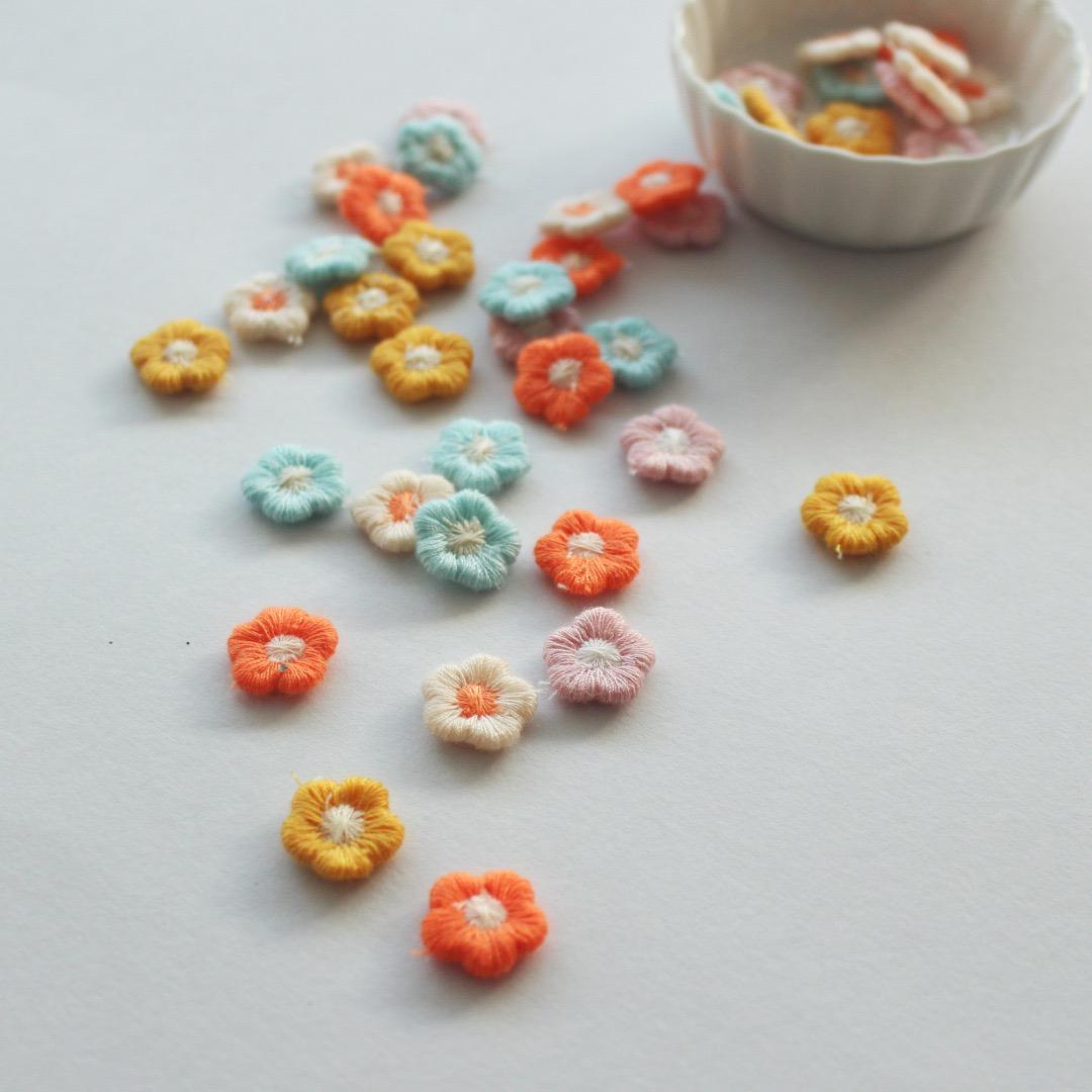 Tiny Blossom Embroidery Appliqué 10/30/50pcs