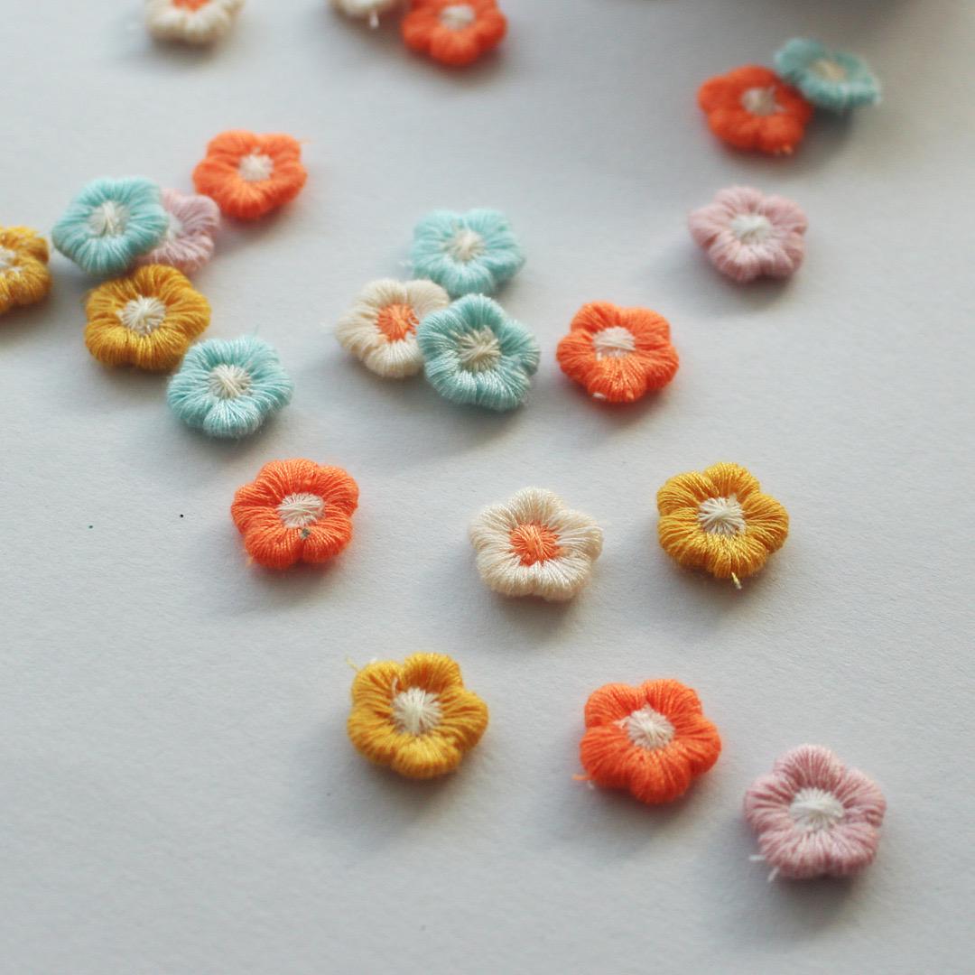 Tiny Blossom Embroidery Appliqué 10/30/50pcs