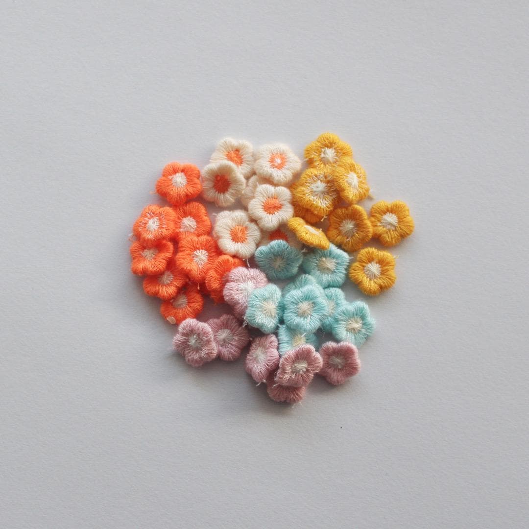 Tiny Blossom Embroidery Appliqué 10/30/50pcs