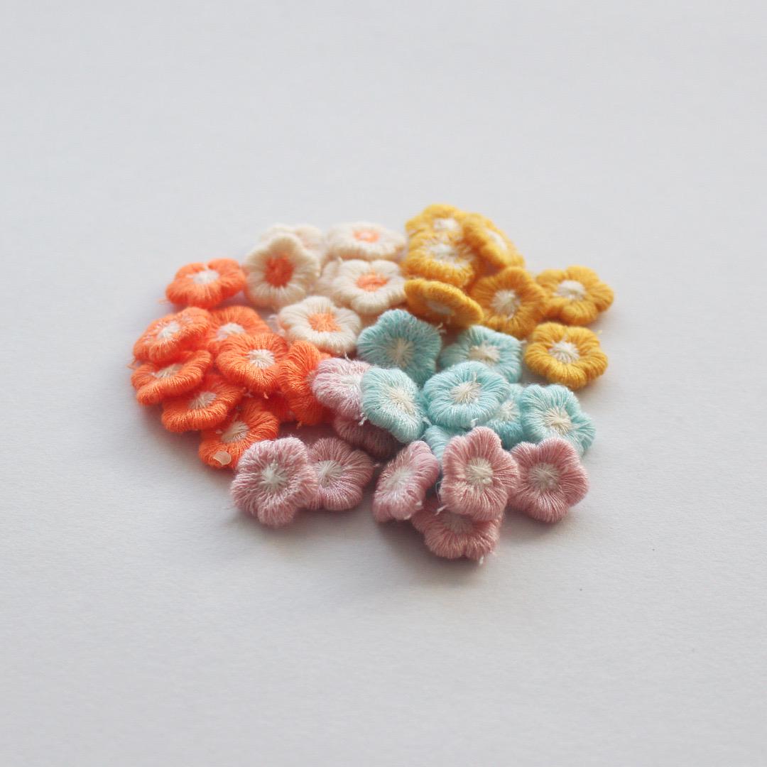 Tiny Blossom Embroidery Appliqué 10/30/50pcs