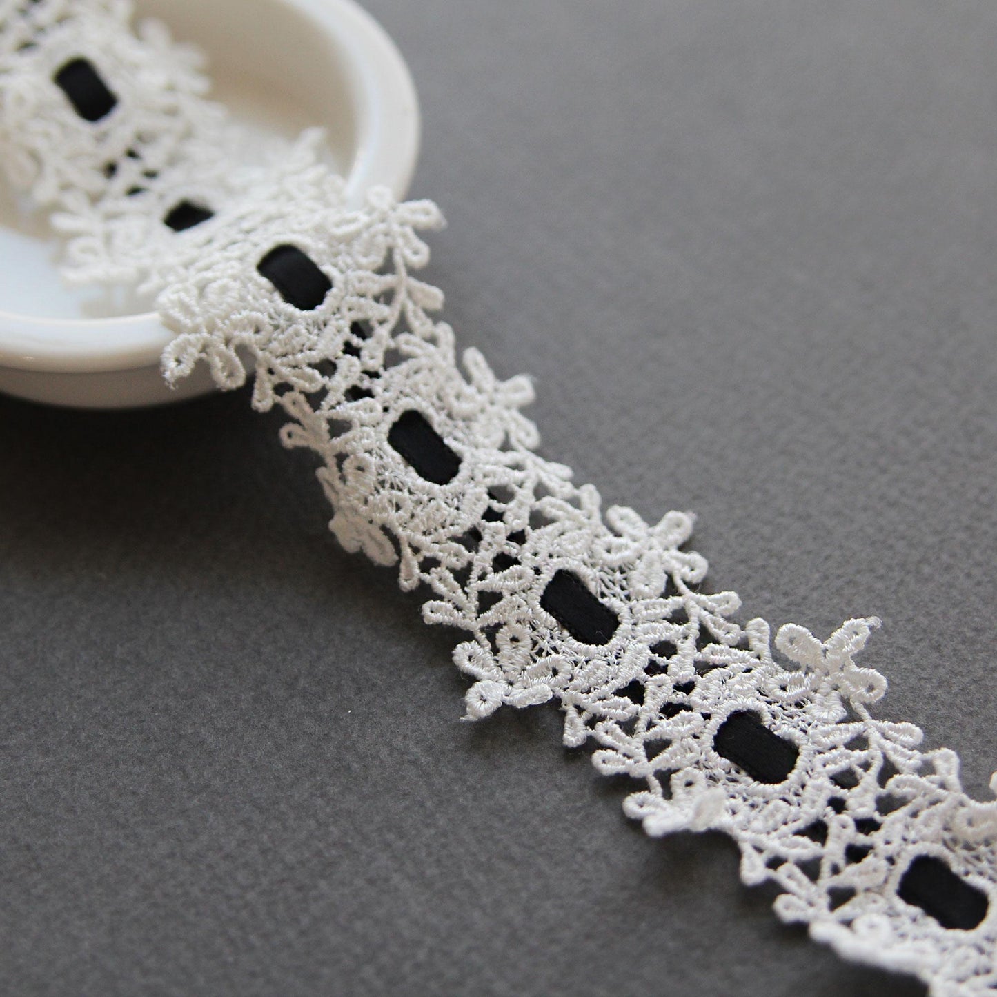 Satin Ribbon-Threaded Snowflake Lace 2/5/10Yards