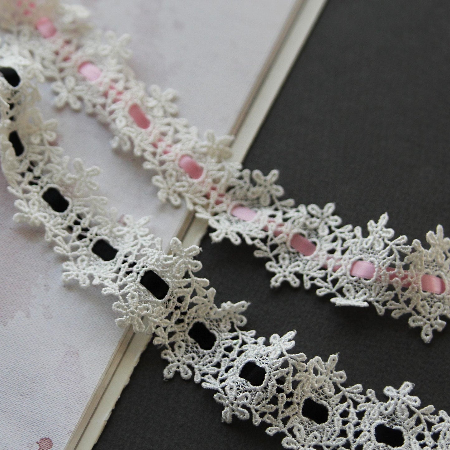 Satin Ribbon-Threaded Snowflake Lace 2/5/10Yards
