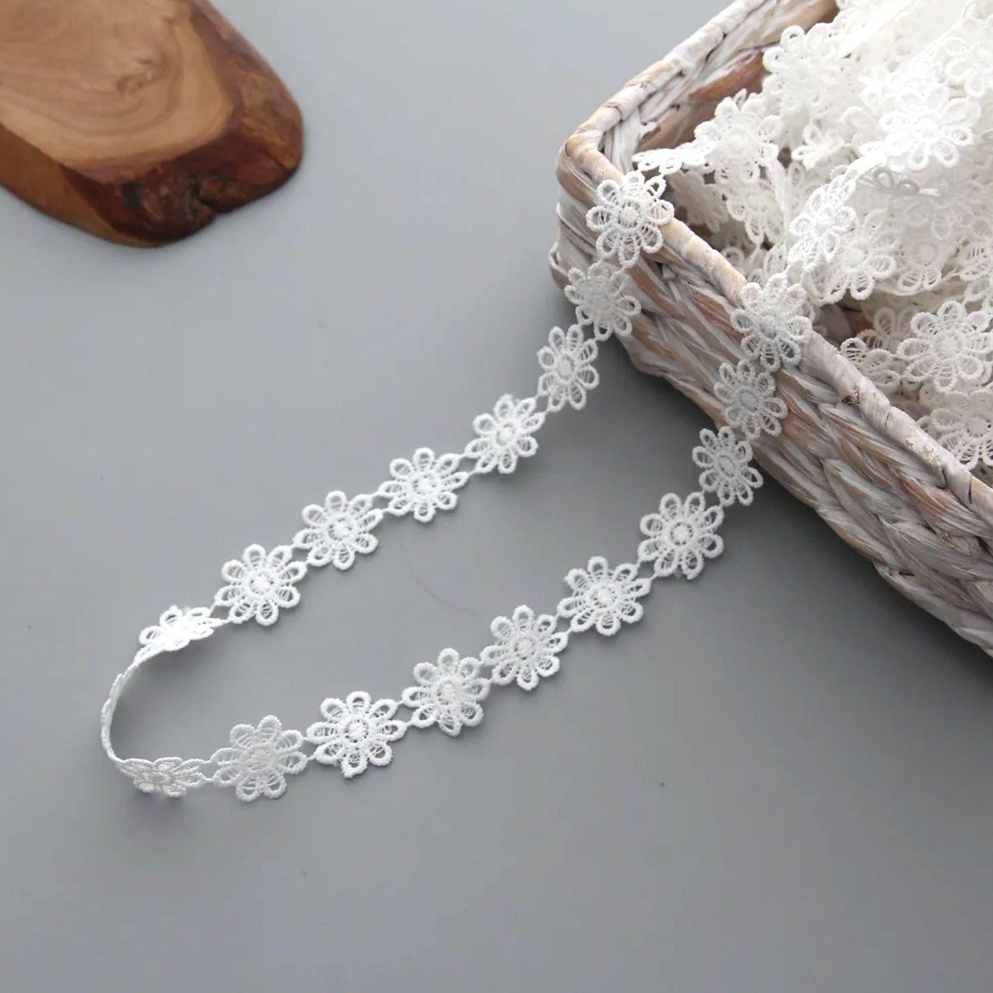 White Daisy Flower Lace 1Yards
