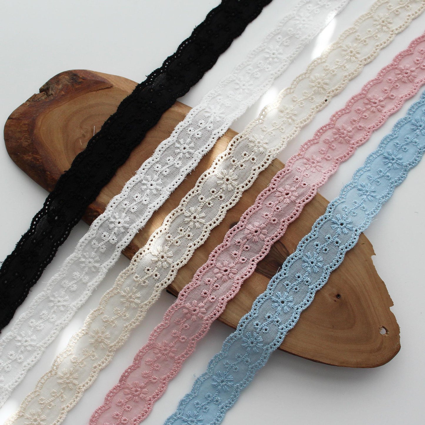 Floral Eyelet Cotton Lace Trim  0.94 inch (2.4 cm) Wide x 5Yards