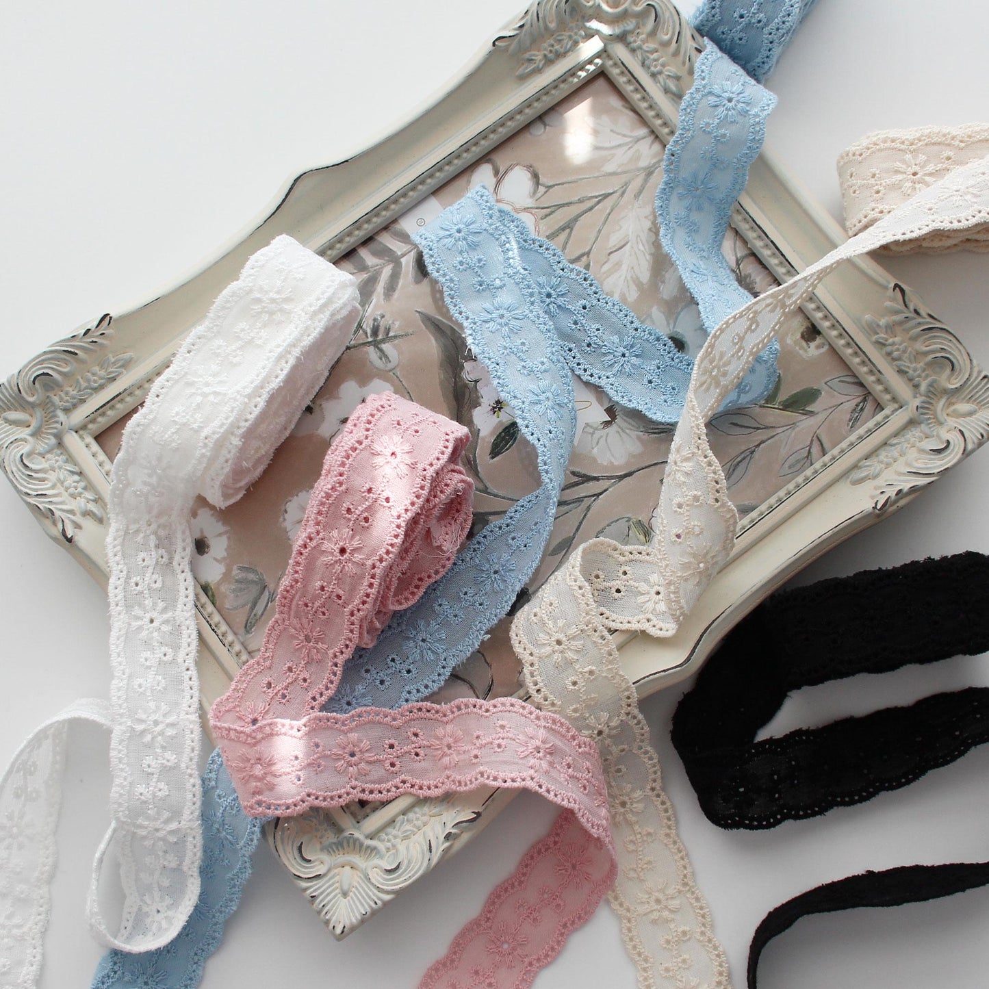 Floral Eyelet Cotton Lace Trim  0.94 inch (2.4 cm) Wide x 5Yards