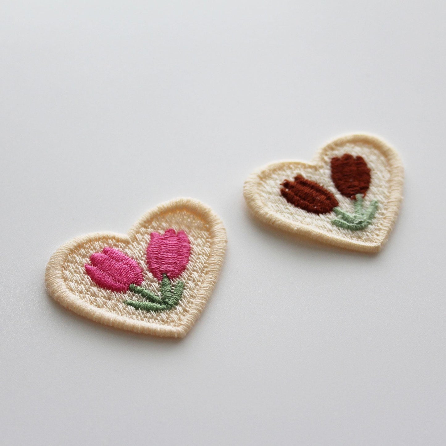 Heart Tulip Embroidered Patch, Mini Floral Heart Applique for DIY Crafts 4pcs