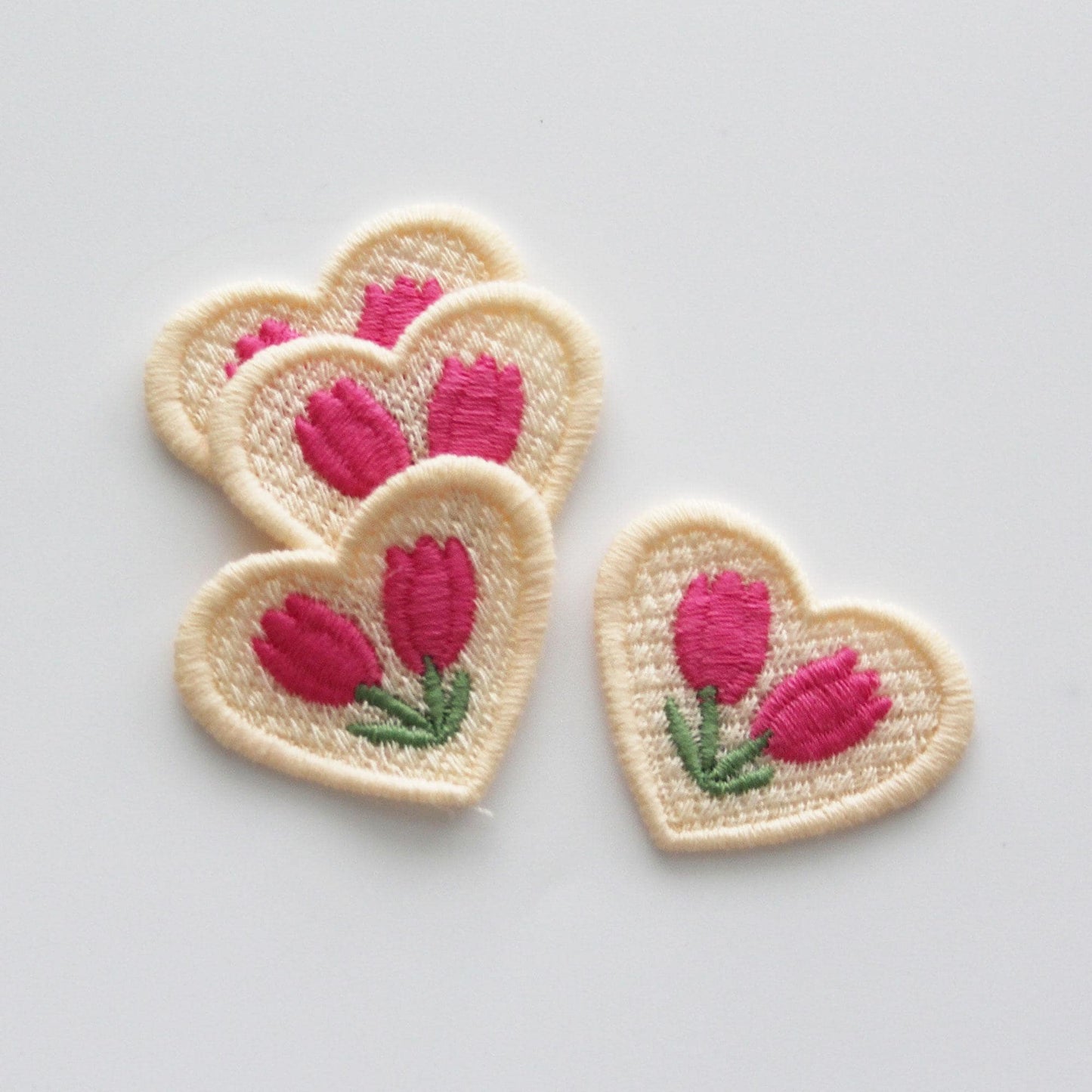 Heart Tulip Embroidered Patch, Mini Floral Heart Applique for DIY Crafts 4pcs
