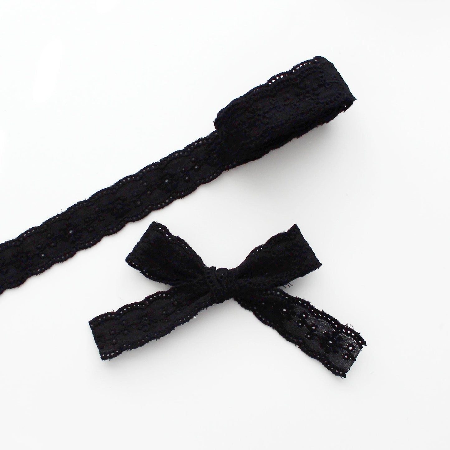 Floral Eyelet Cotton Lace Trim  0.94 inch (2.4 cm) Wide x 5Yards