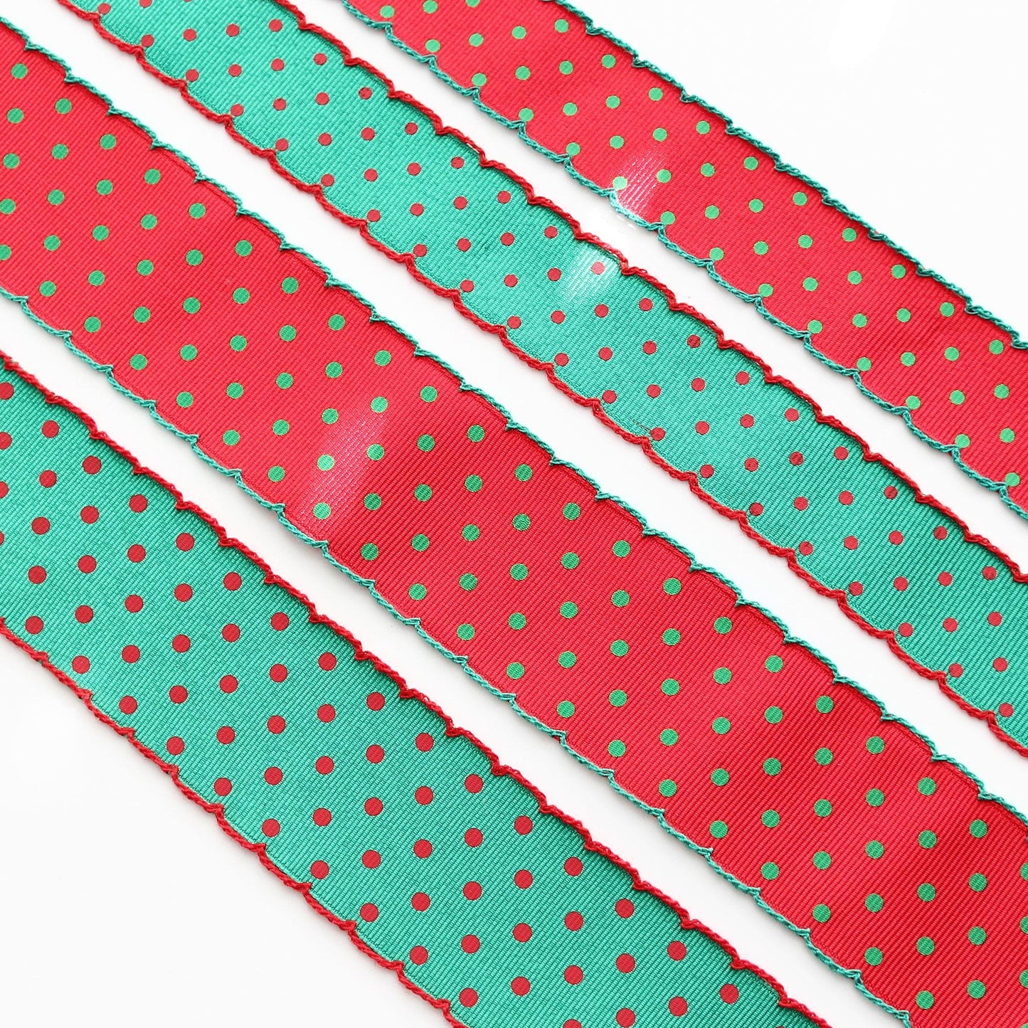 Christmas Polka Dot Scalloped Edge Ribbon  1.1"/ 1.57in x 2Yards