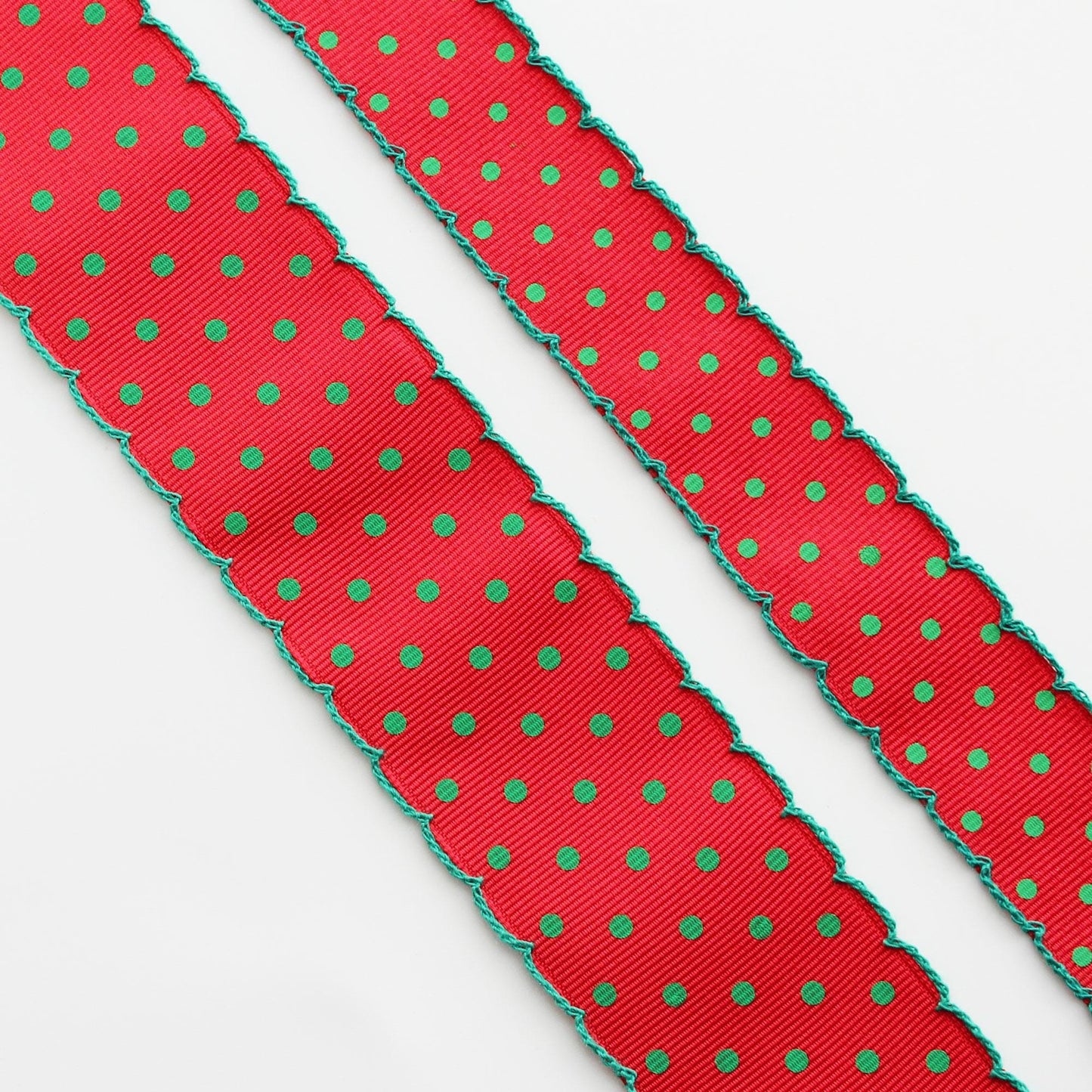 Christmas Polka Dot Scalloped Edge Ribbon  1.1"/ 1.57in x 2Yards